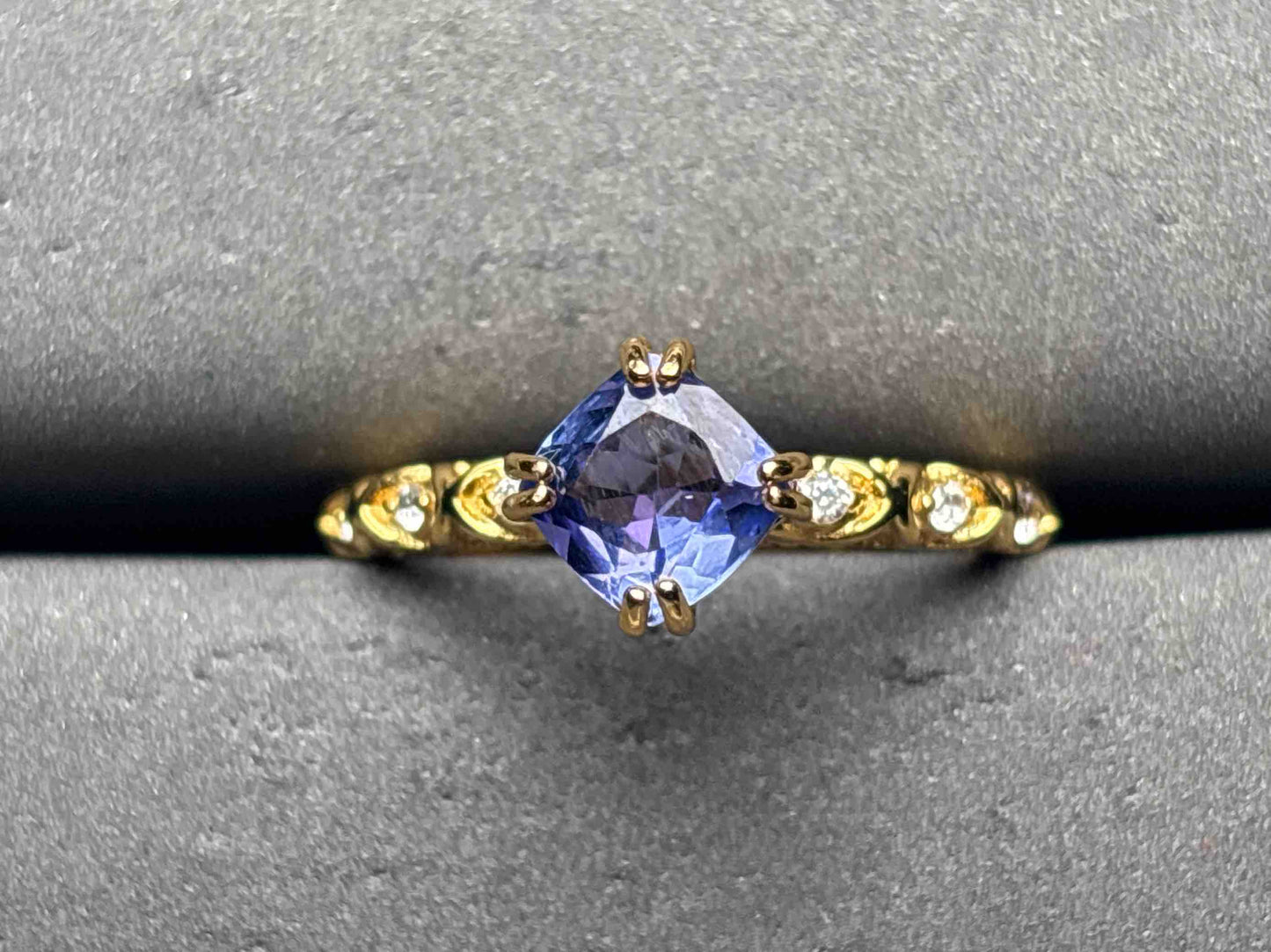 A11899 Tanzanite Ring