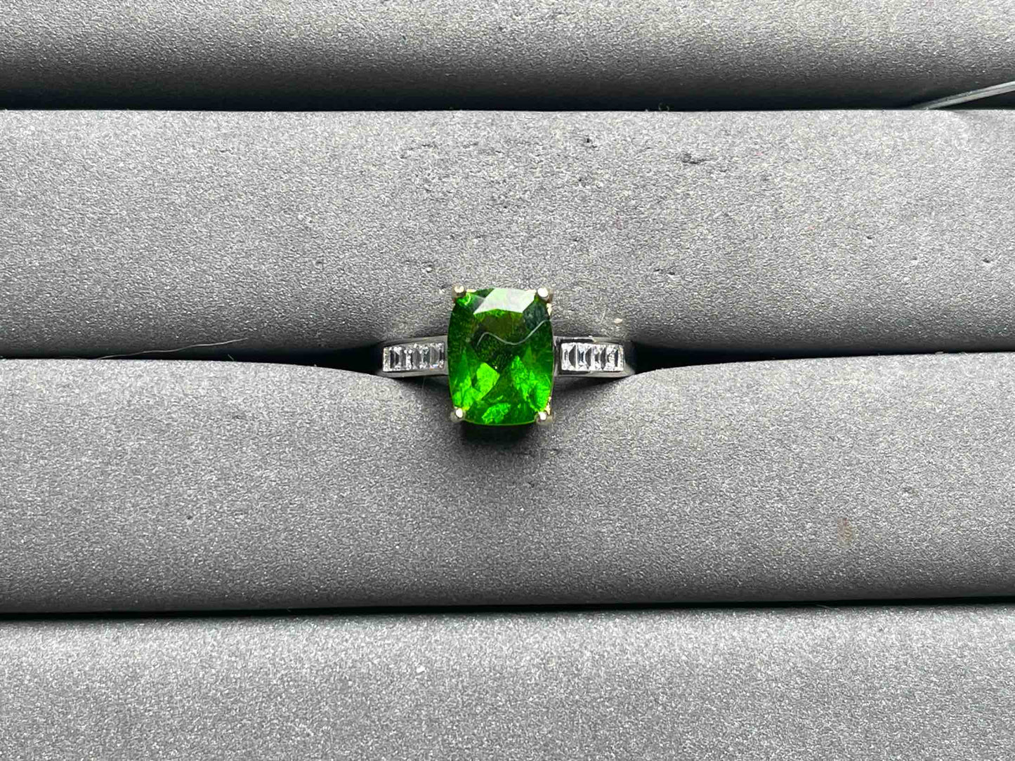 A11983 Diopside Ring