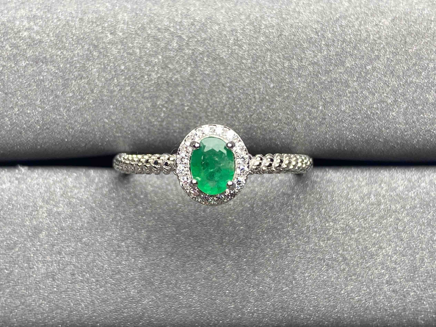 A119 Emerald Ring