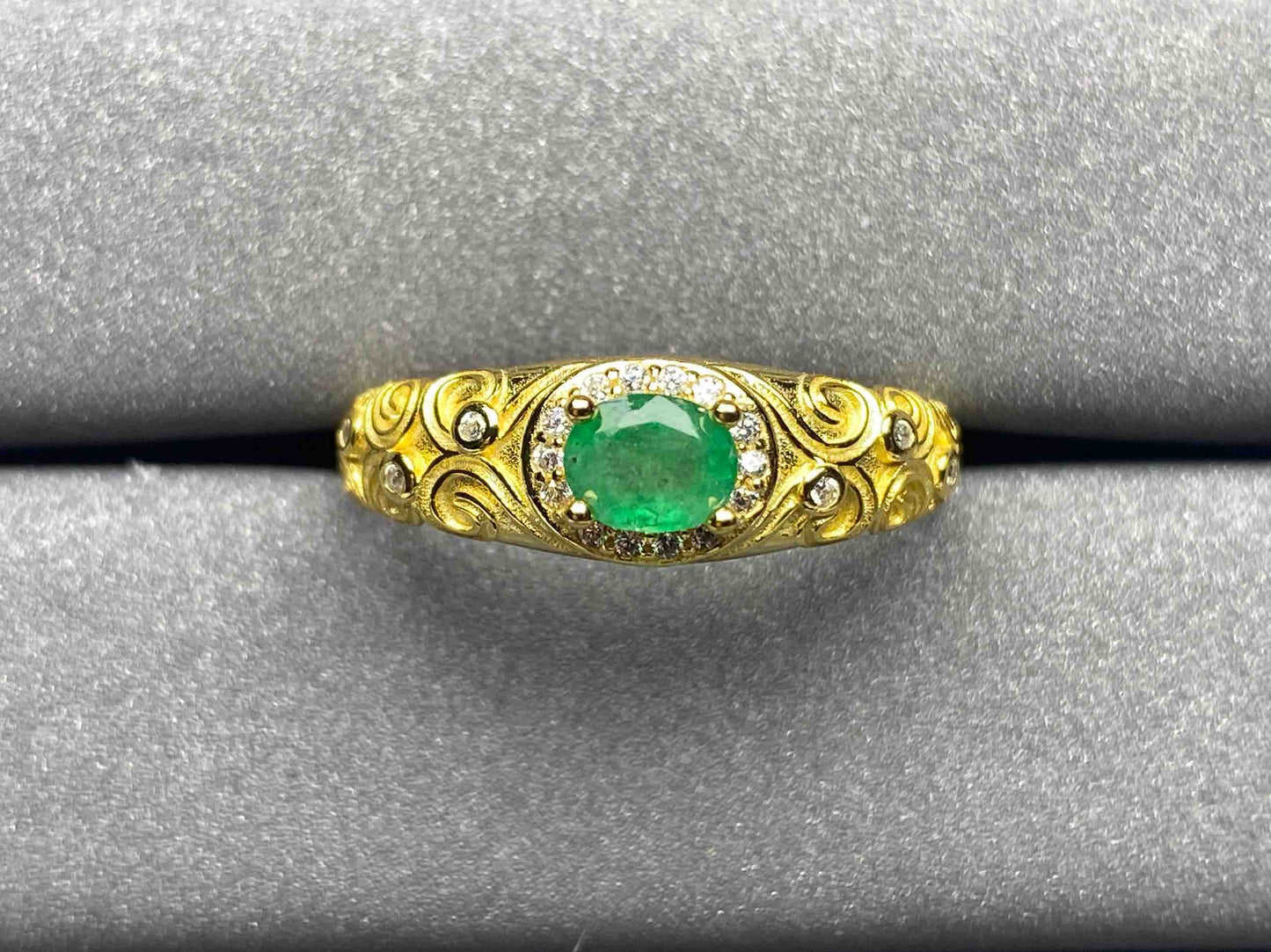 A120 Emerald Ring