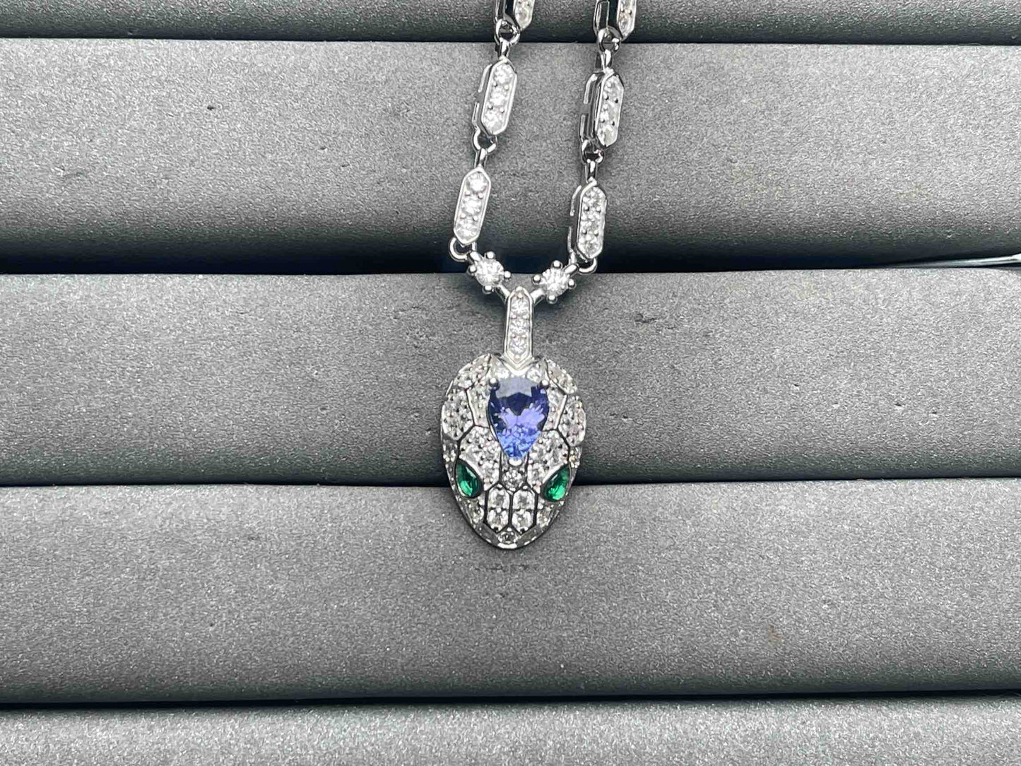 A12056 Tanzanite Necklace