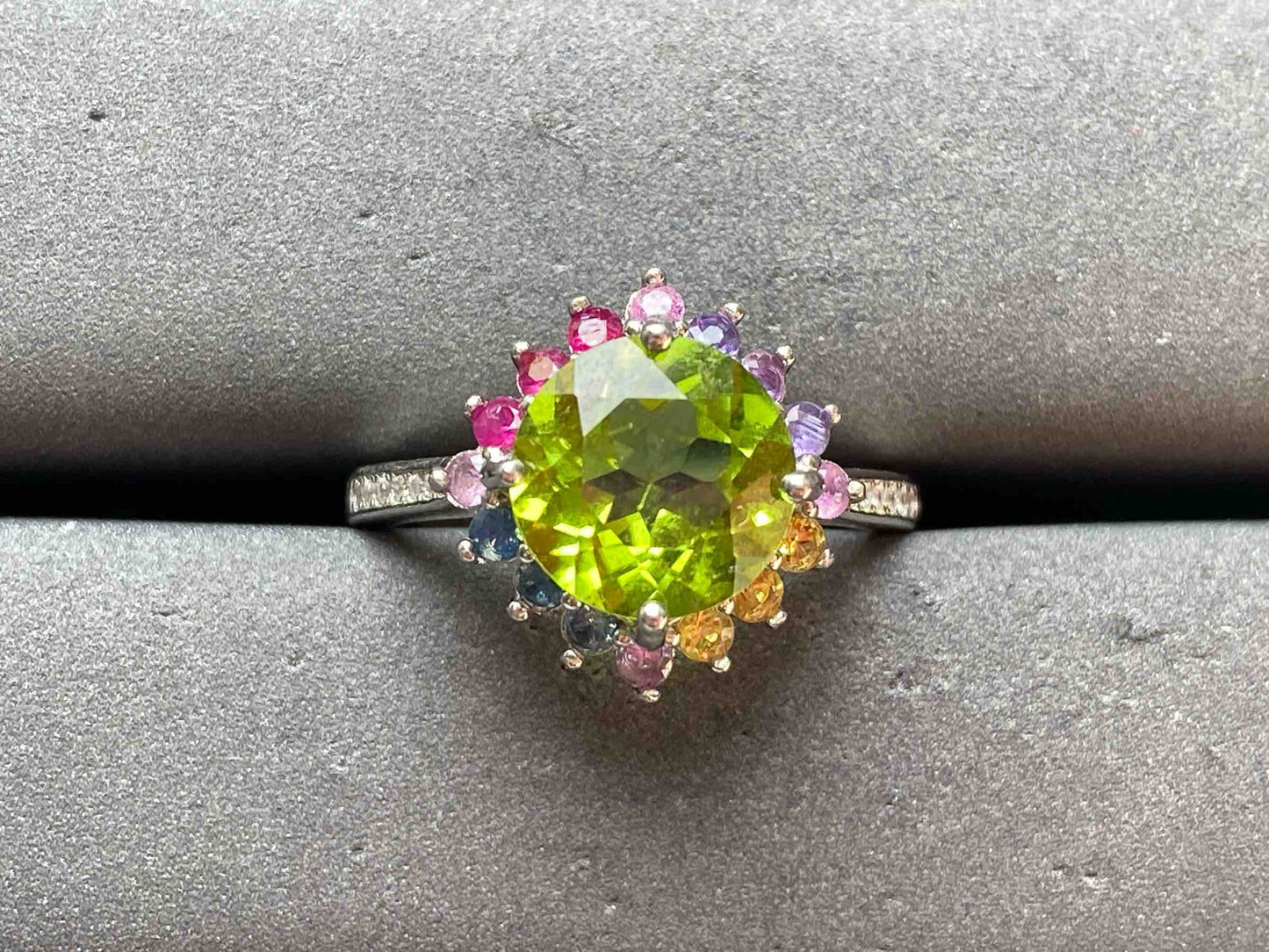 A12088 Peridot Ring