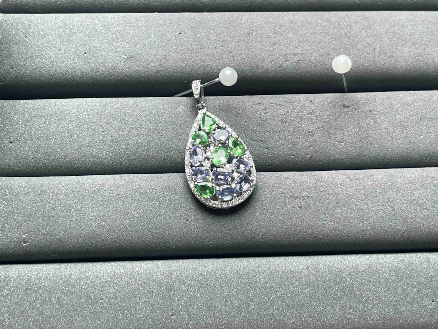 A12201 Tsavorite Pendant