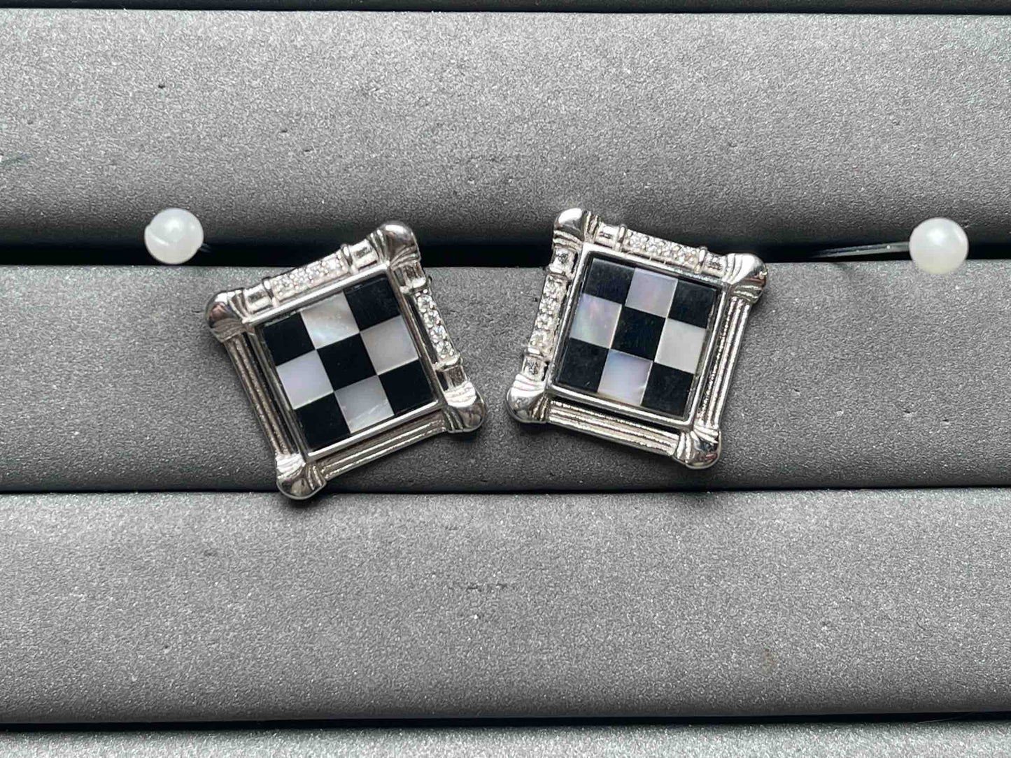 A12239 Black Conch Earrings