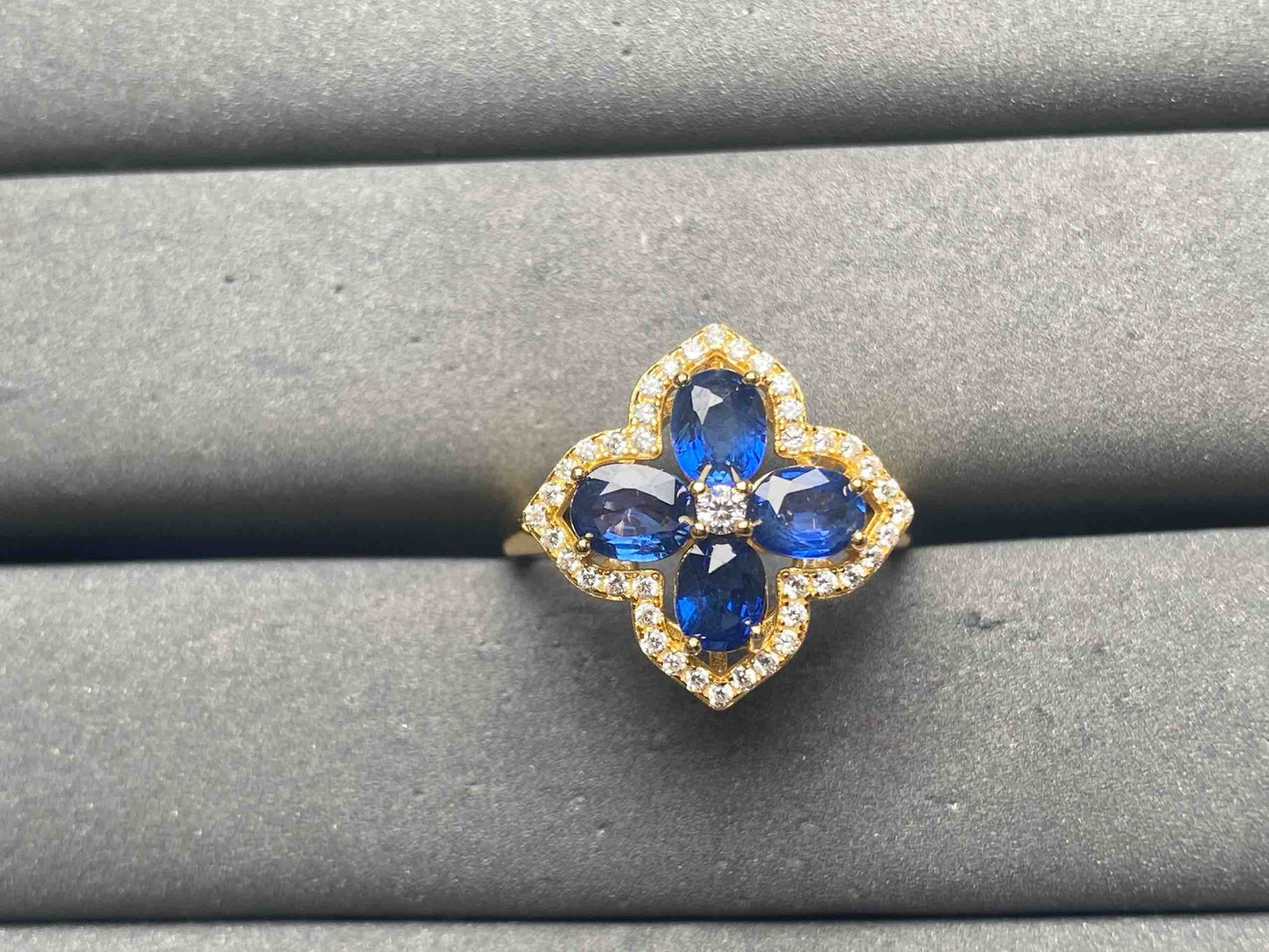 A12564 Sapphire Ring