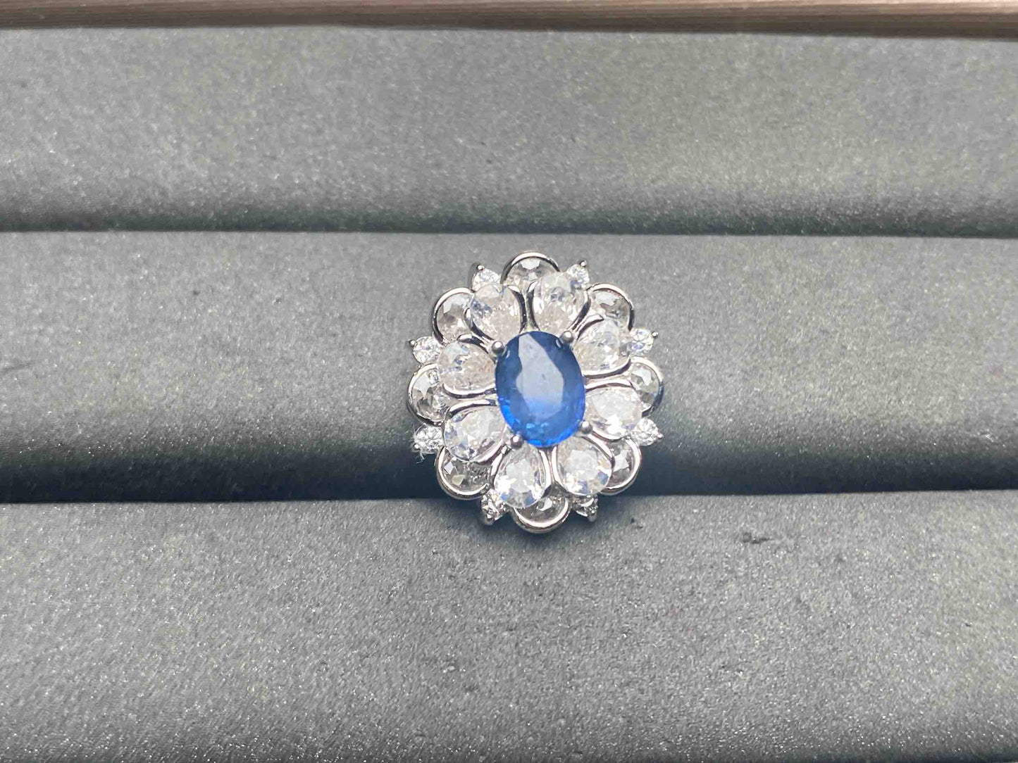 A12592 Sapphire Pendant