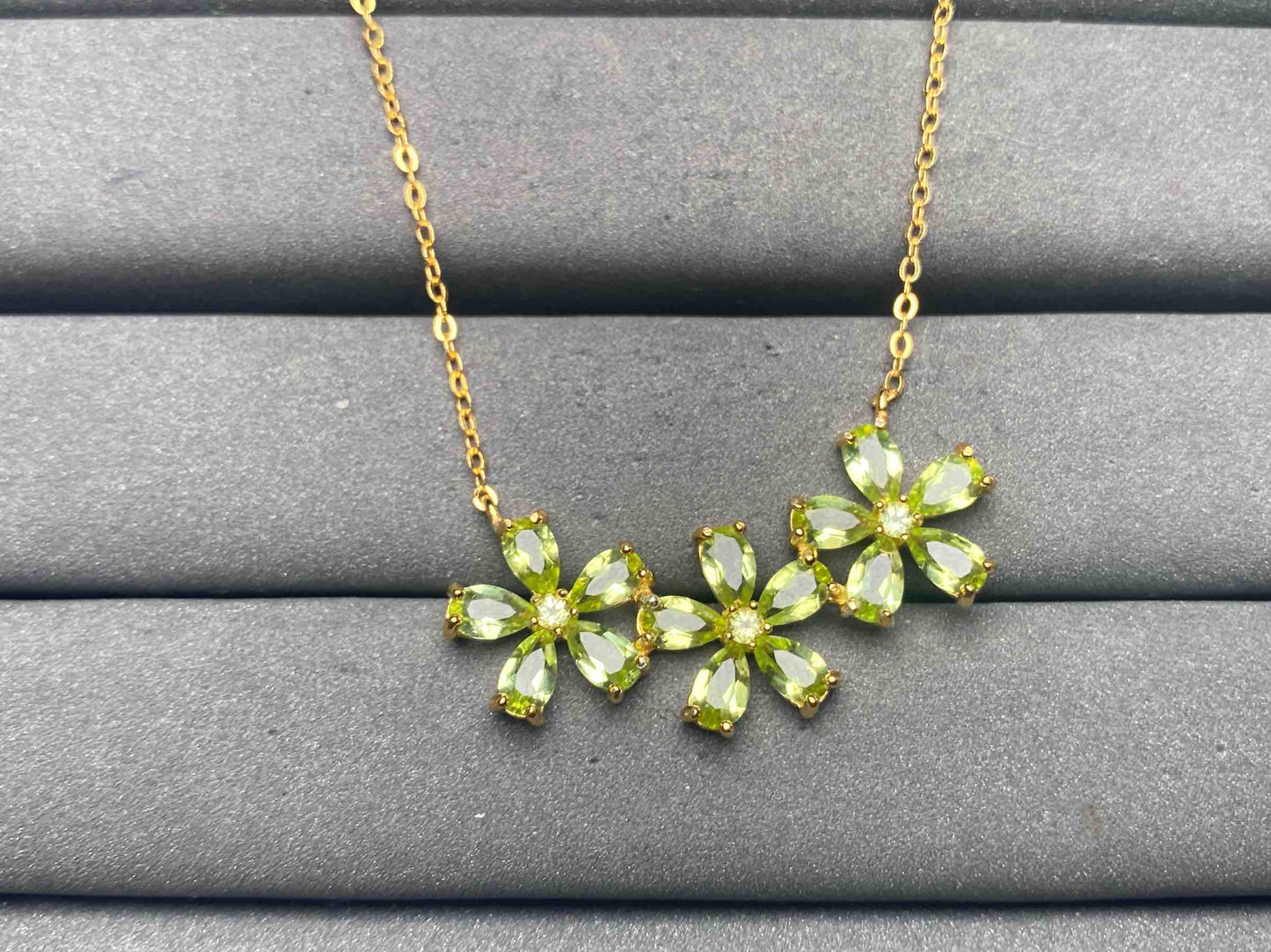 A12862 Peridot Necklace