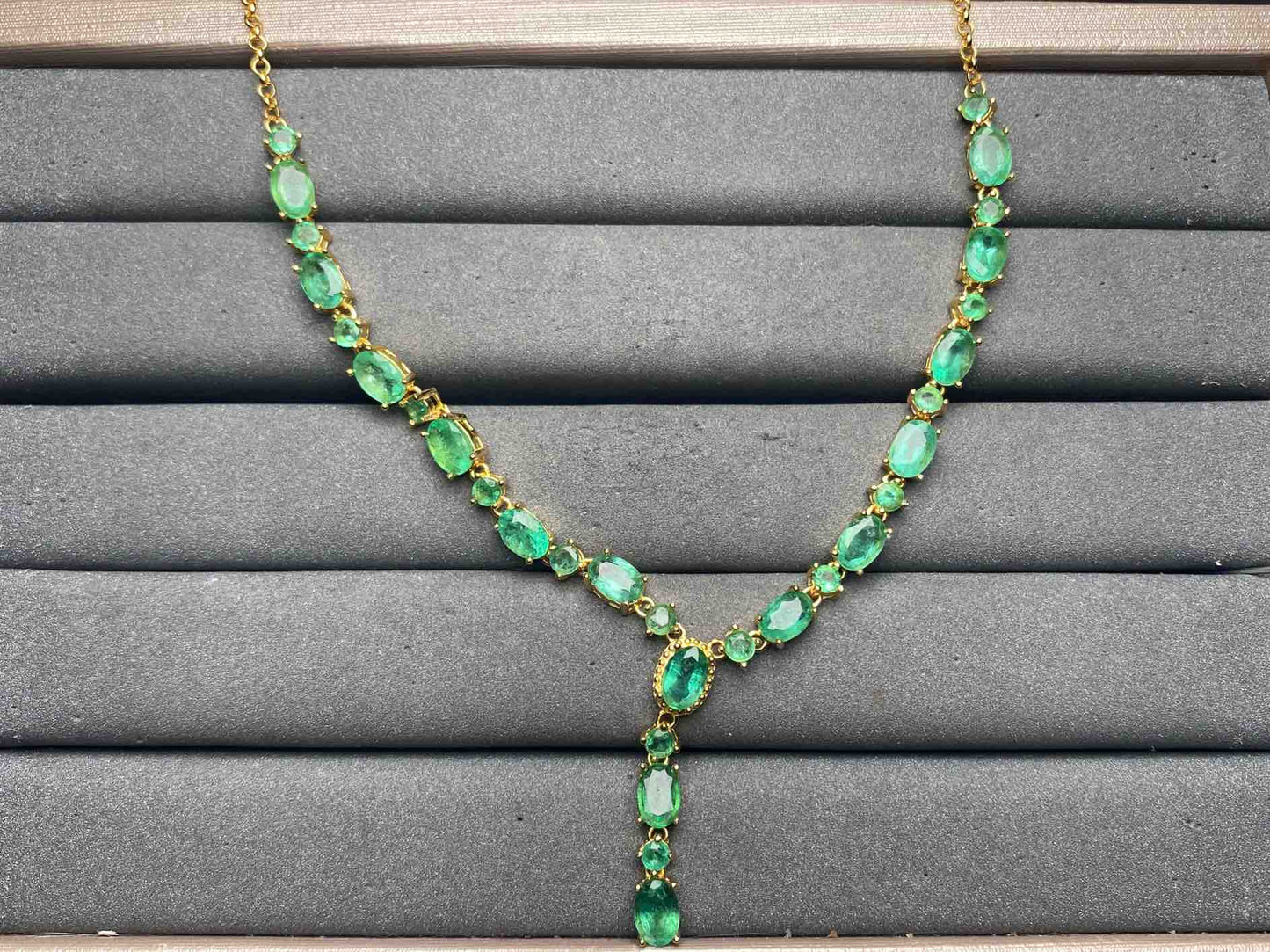 A12888 Emerald Necklace