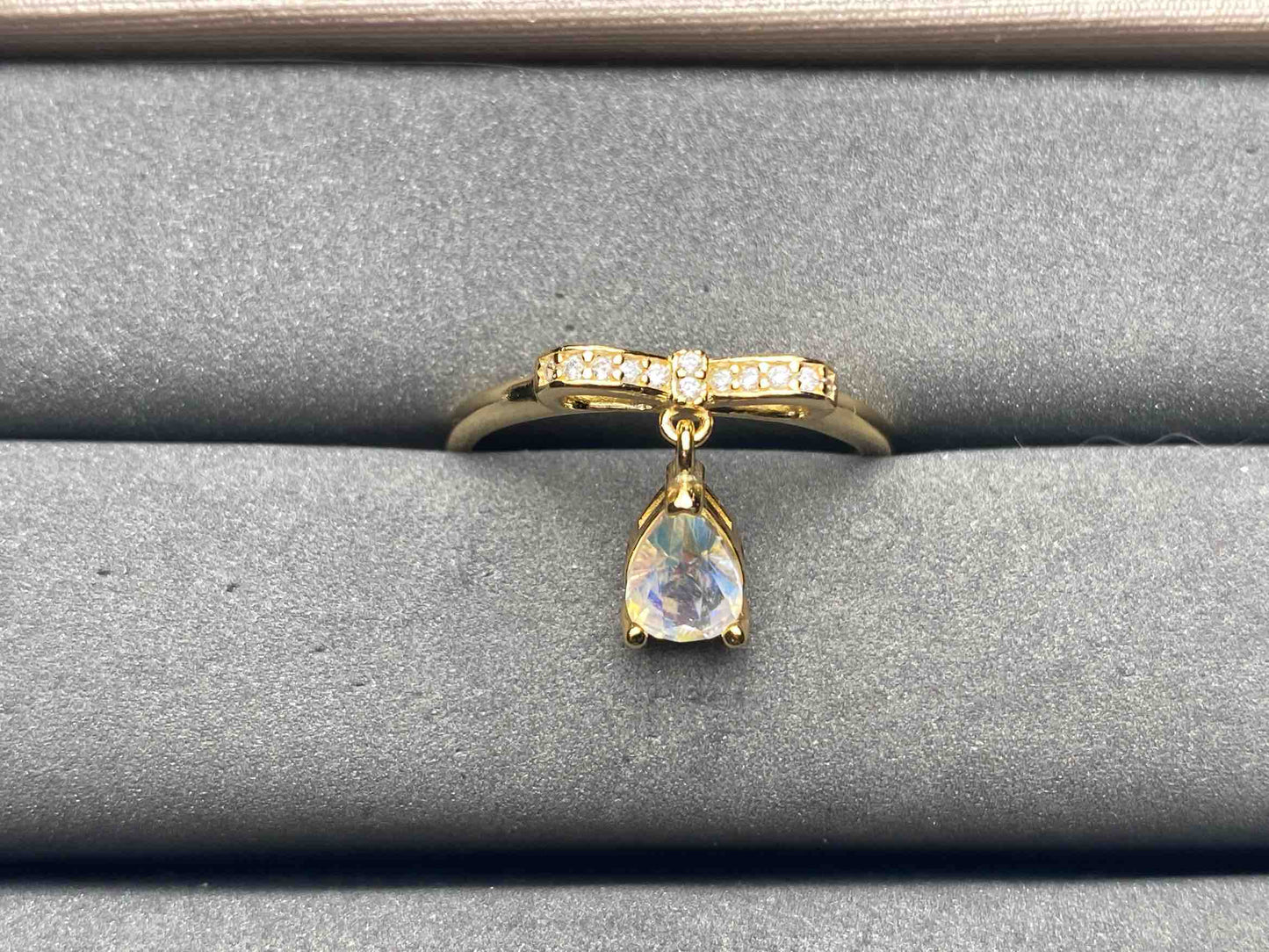 A12892 Moonstone Ring