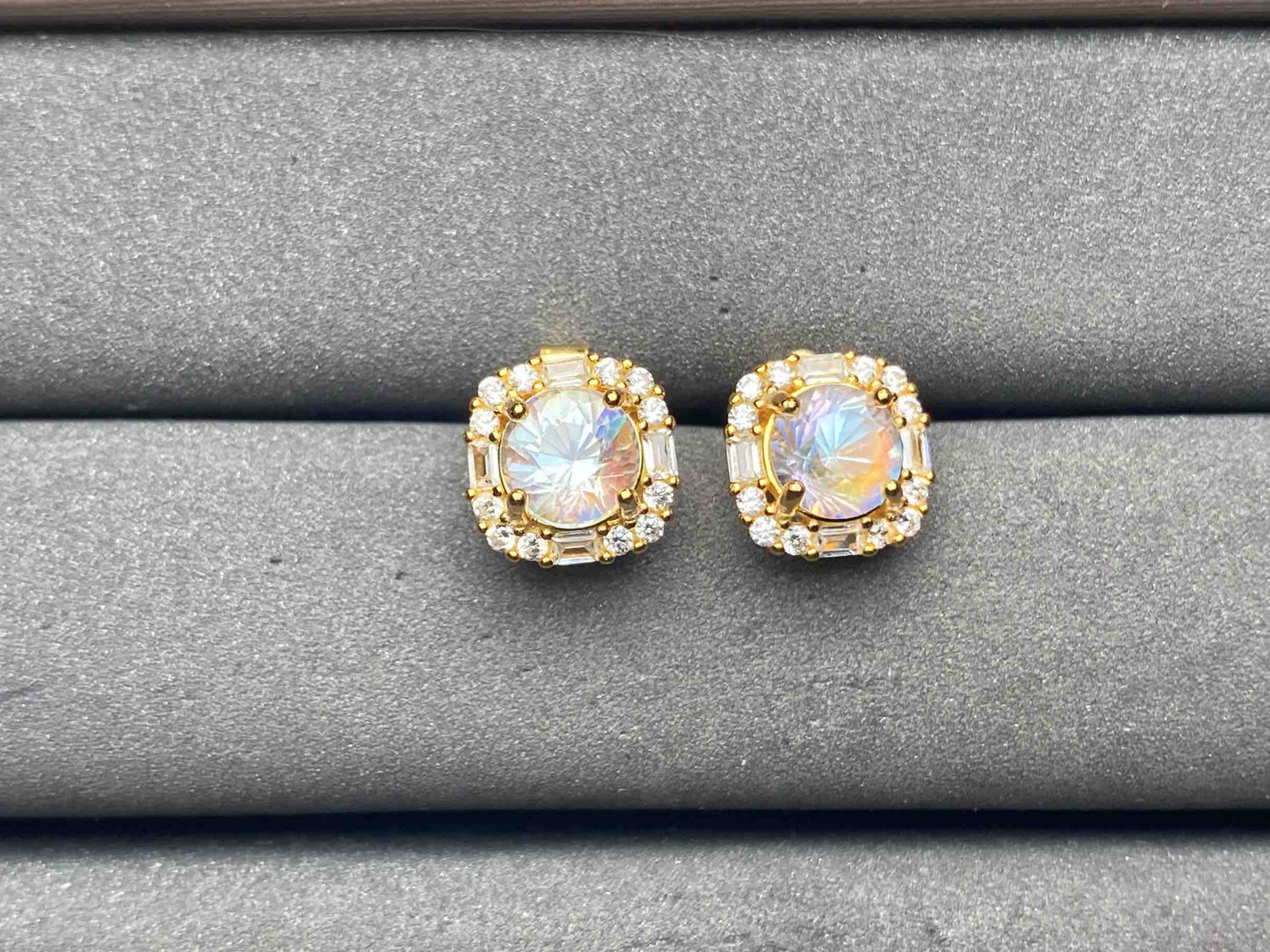 A12906 Moonstone Earrings