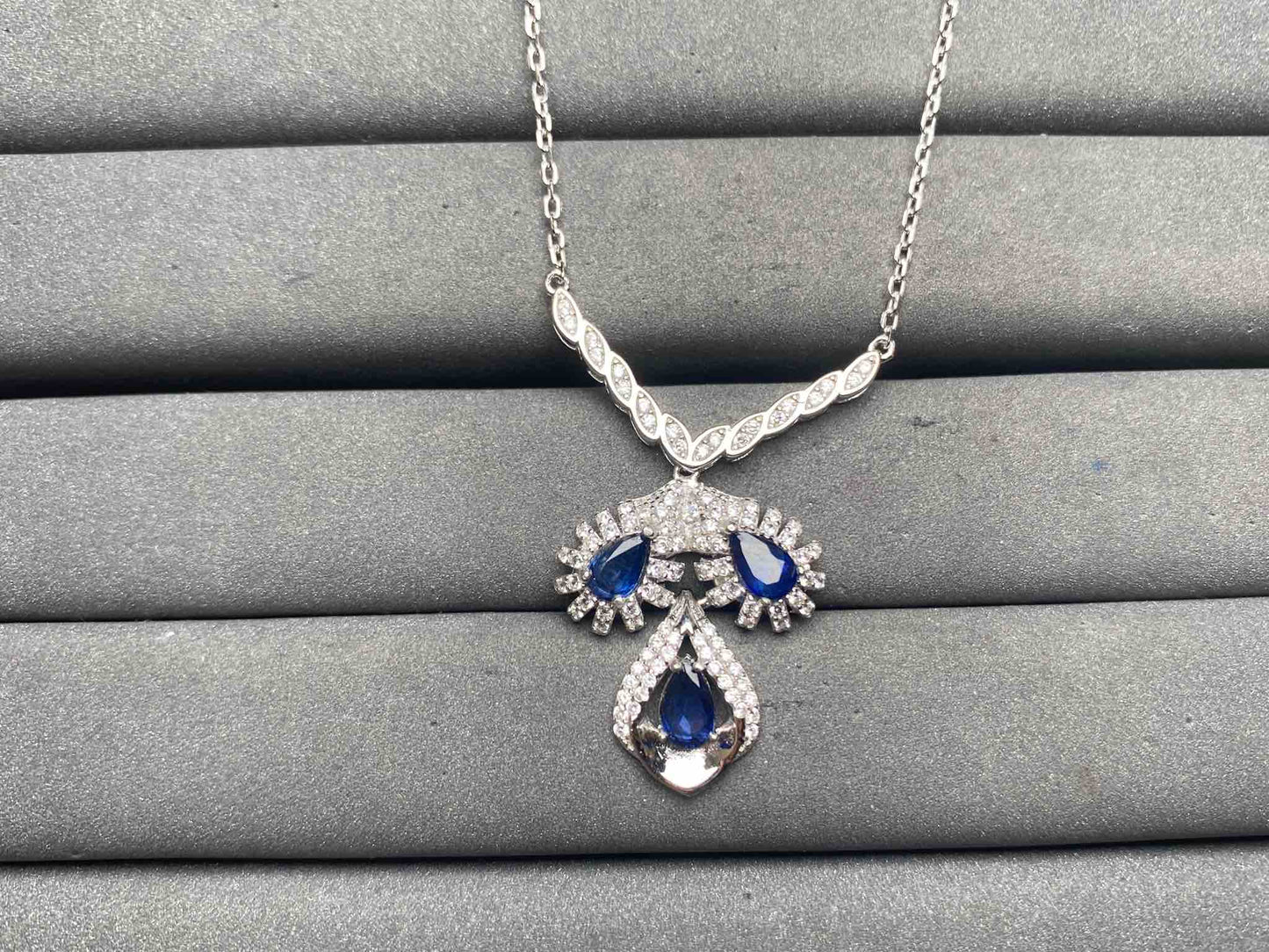 A12961 Blue Sapphire Necklace