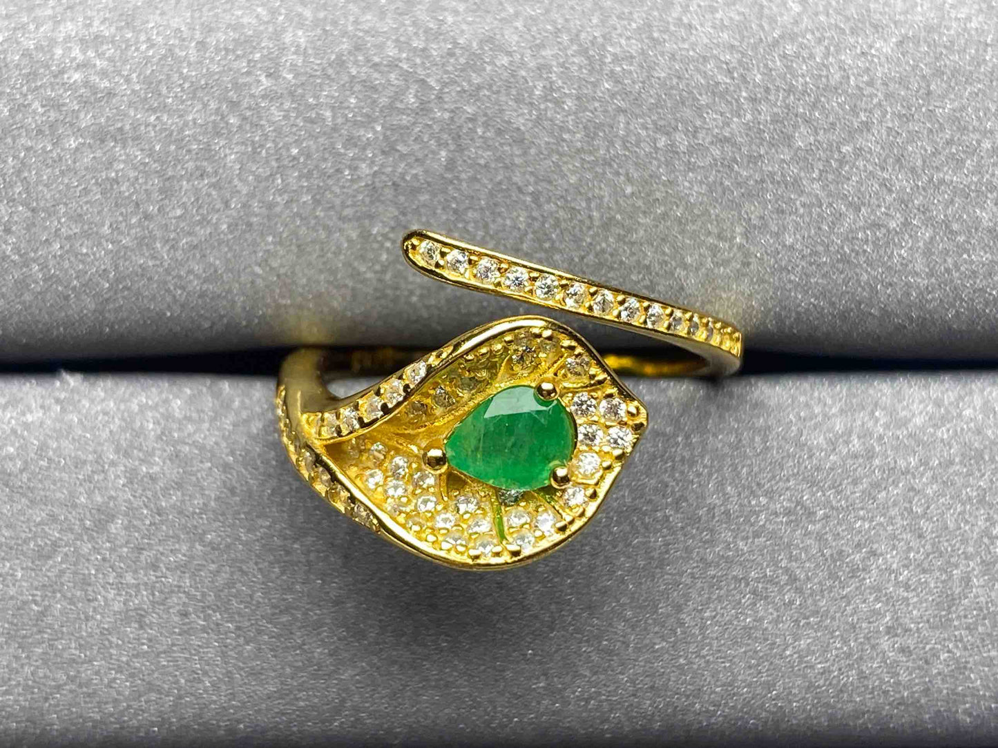 A129 Emerald Ring
