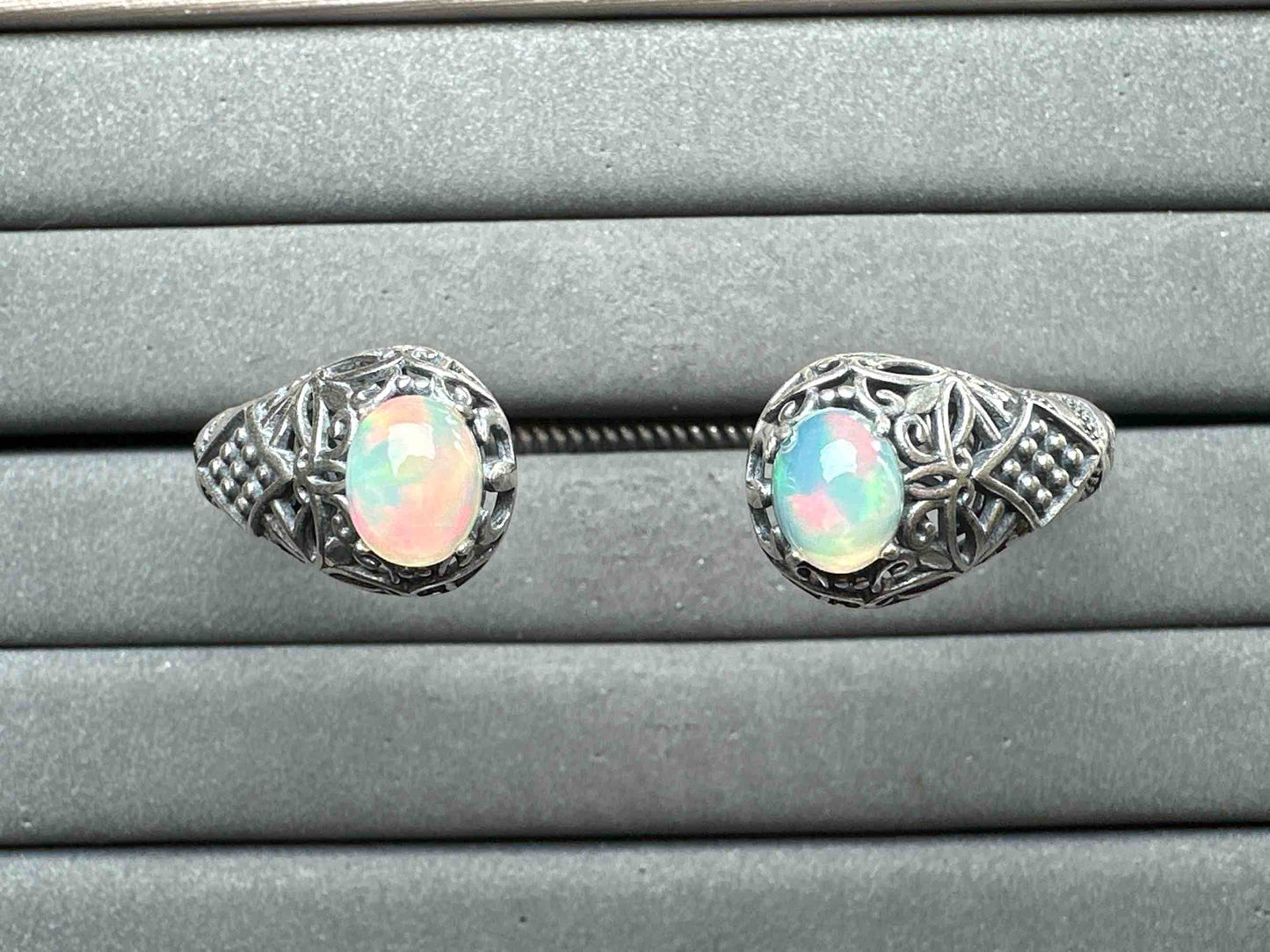 A13008 Opal Bangle