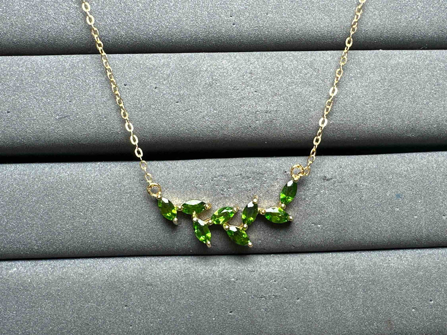 A13009 Diopside Necklace