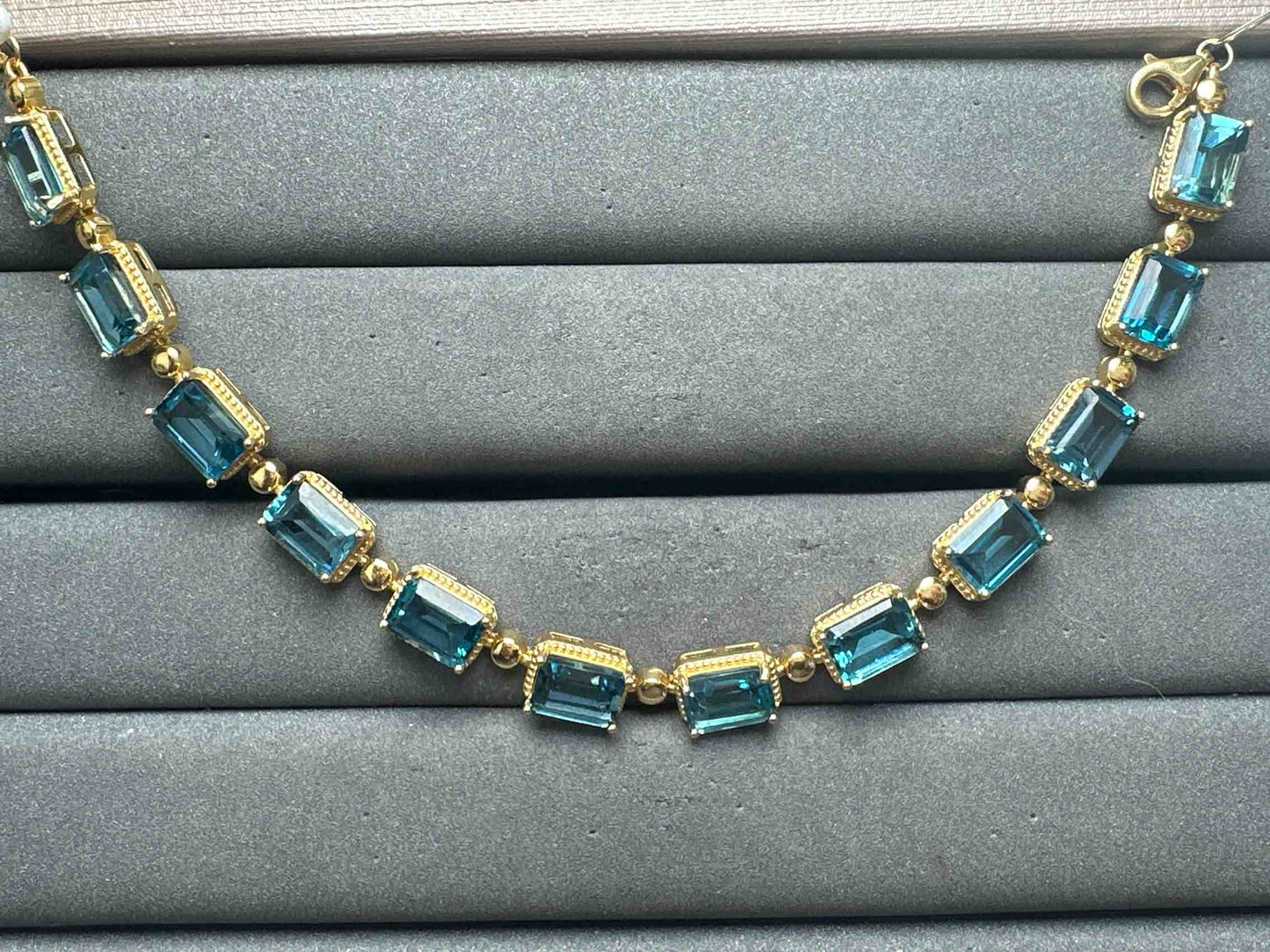 A13038 Topaz Bracelet