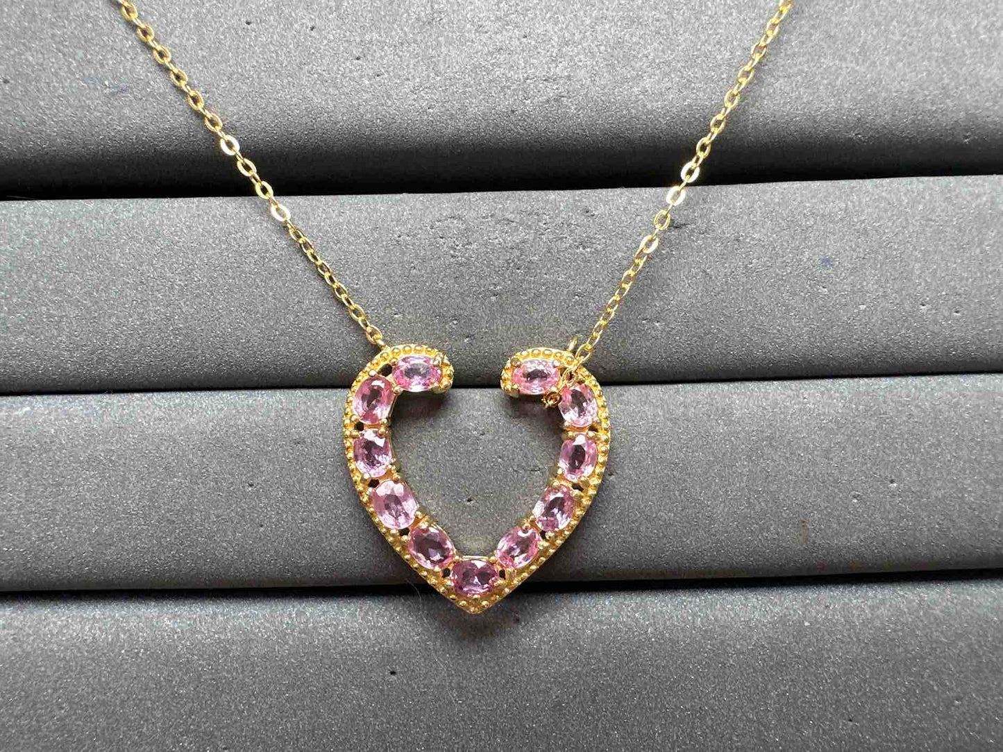 A13101 Purple Sapphire Necklace