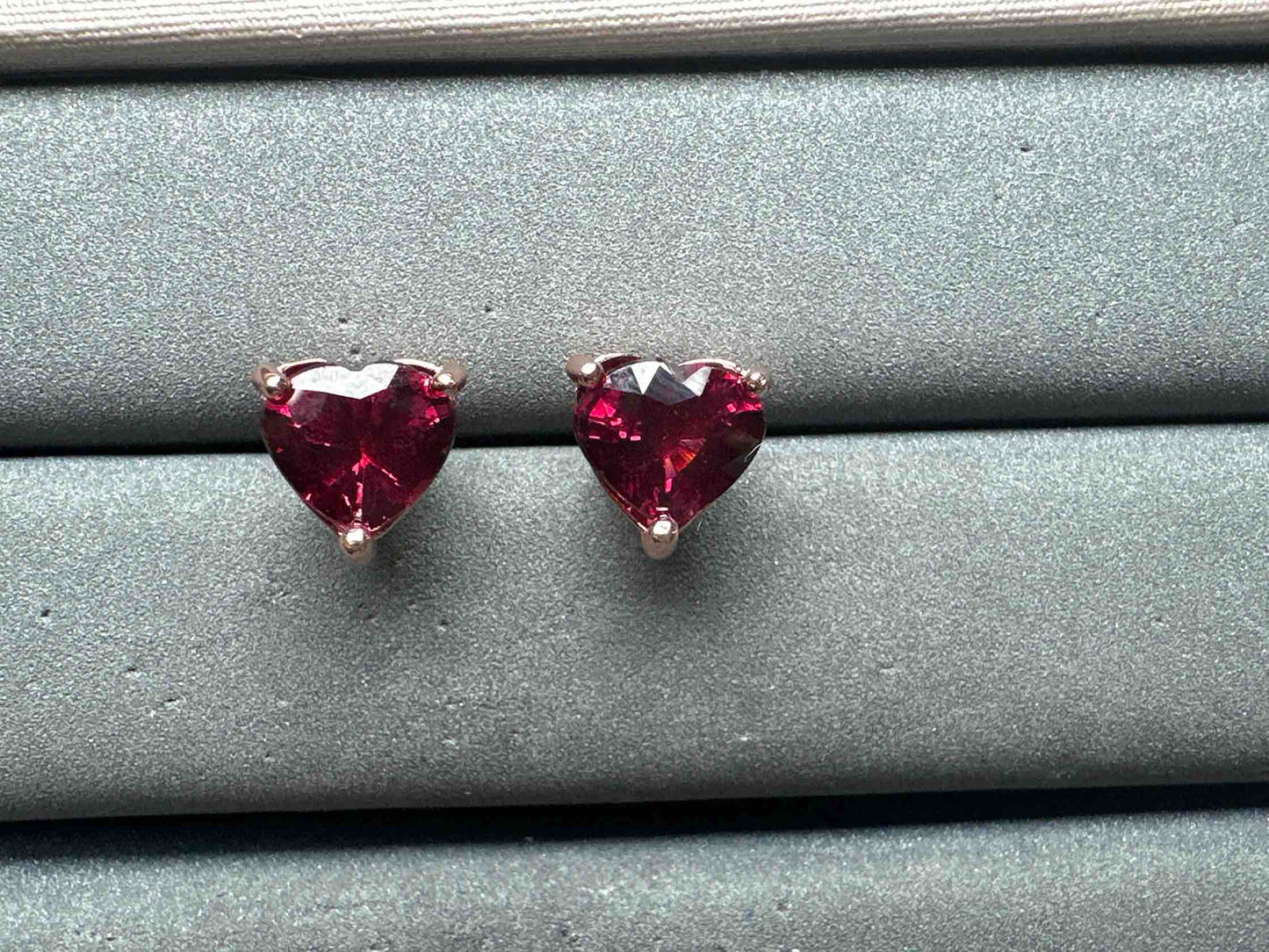 A13109 Garnet Earrings