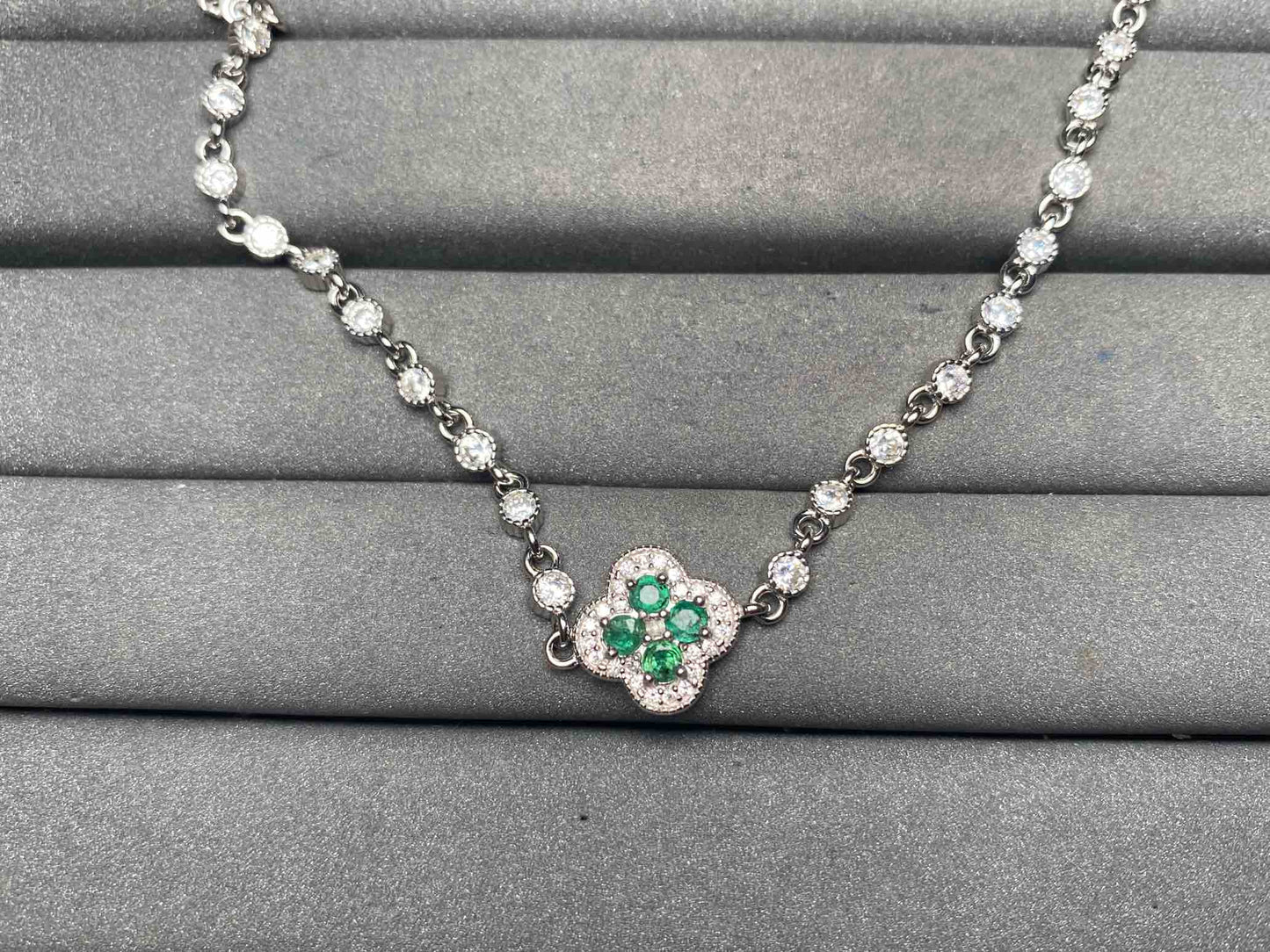 A13126 Emerald Necklace