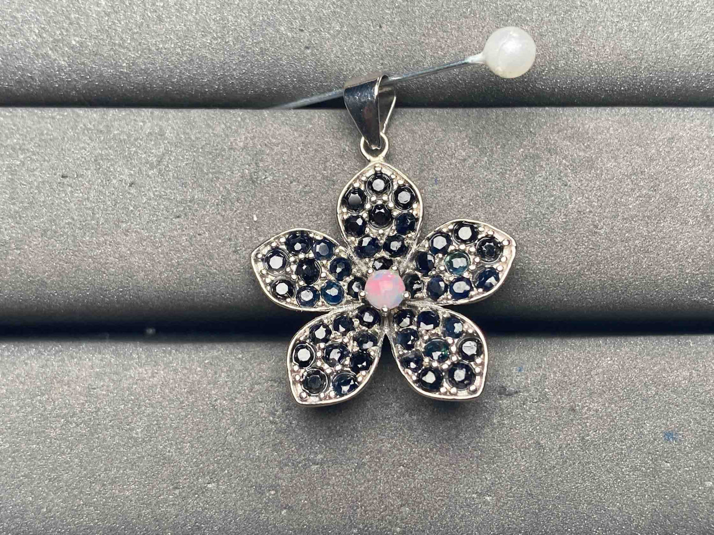 A13258 Sapphire Pendant