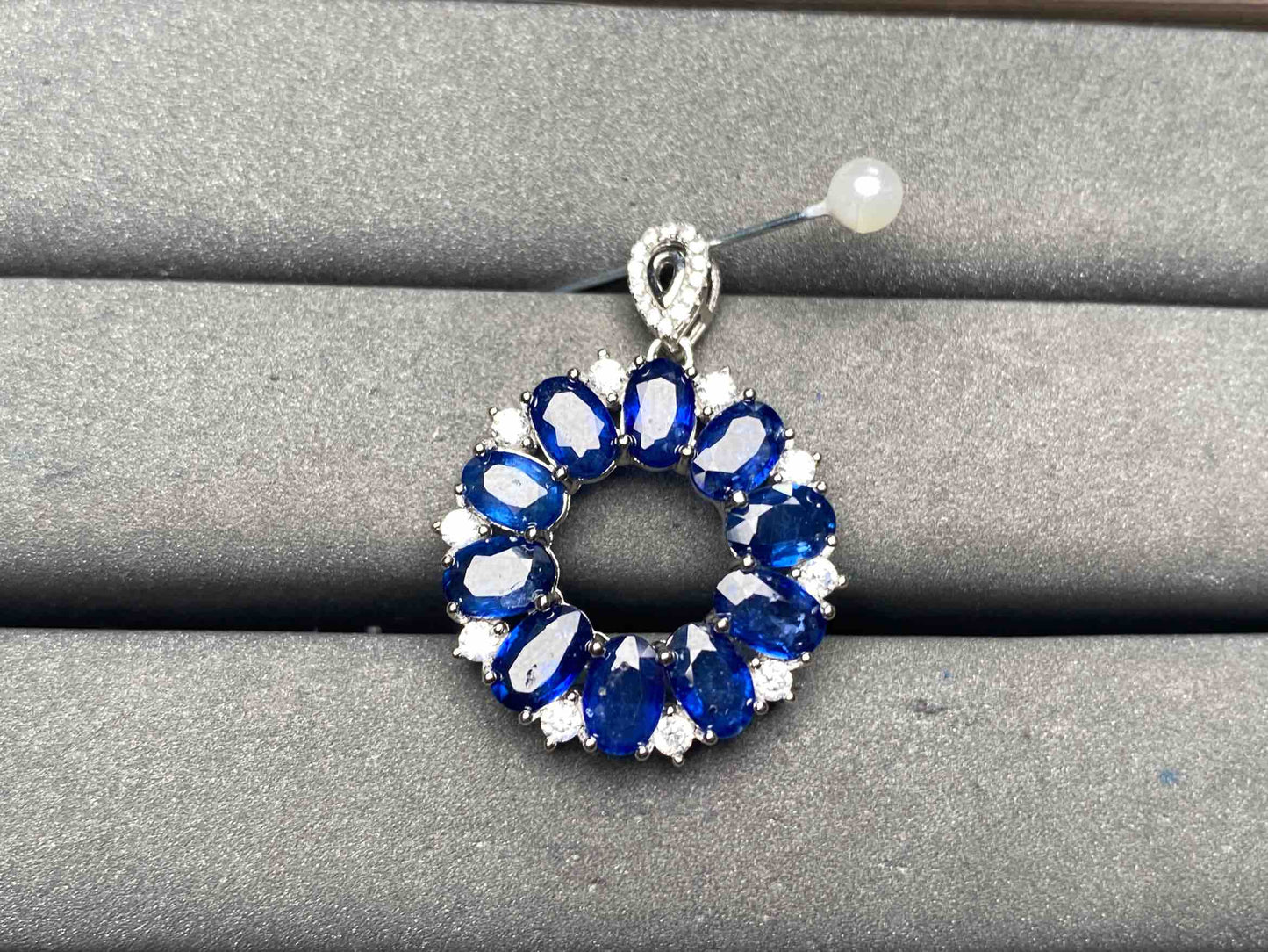 A13295 Sapphire Pendant