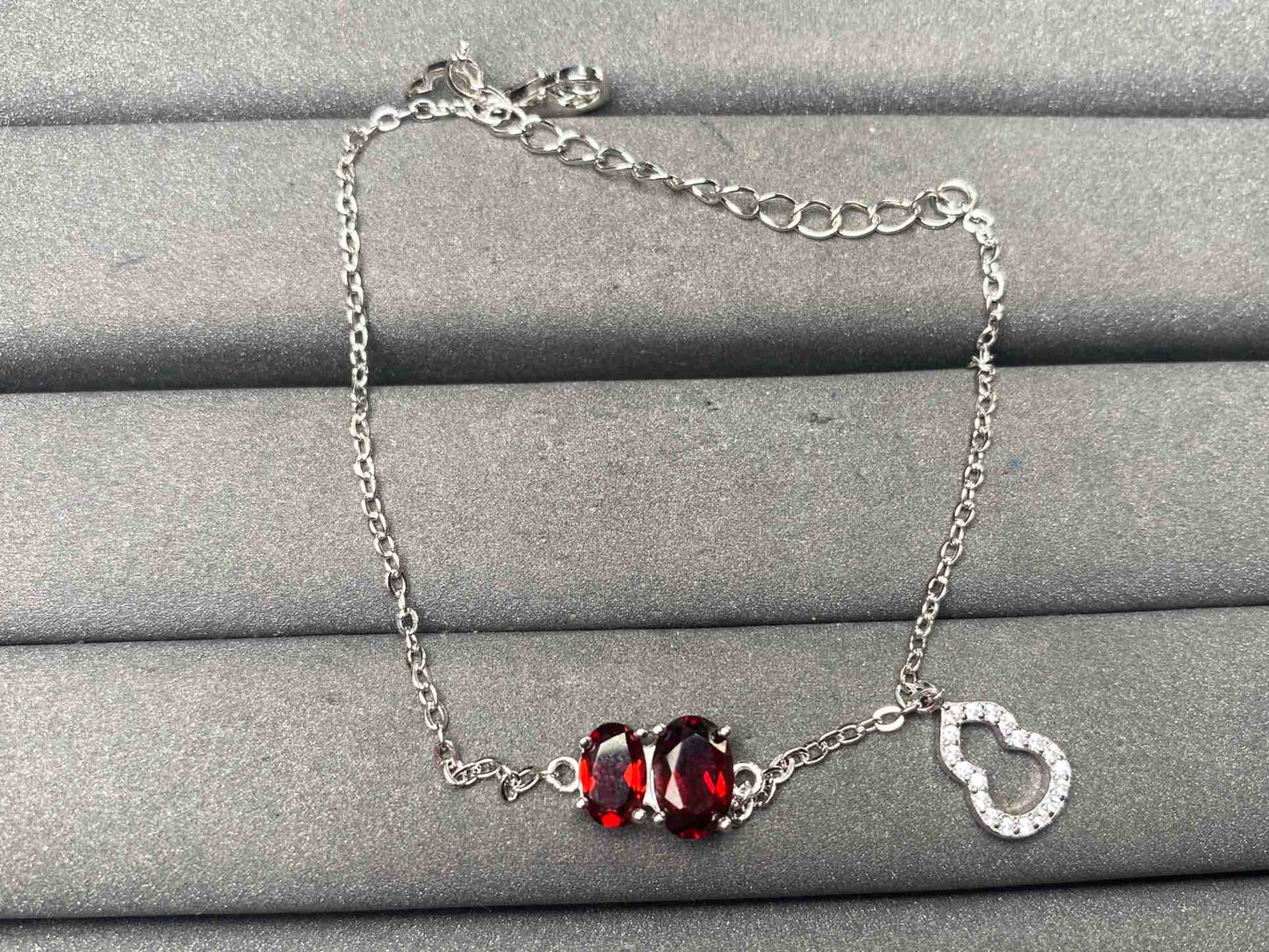 A13463 Garnet Bracelet