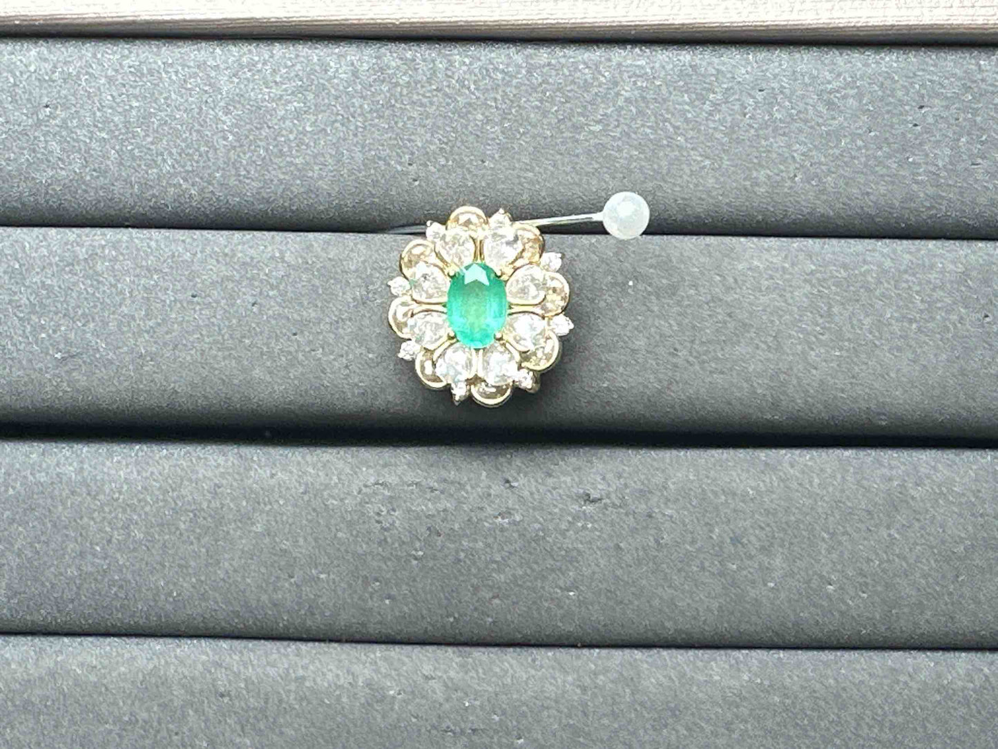 A13480 Emerald Pendant