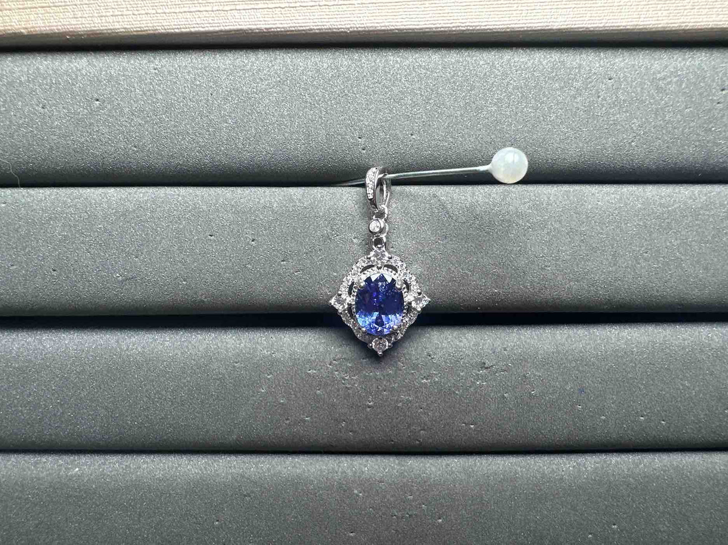 A13512 Tanzanite Pendant