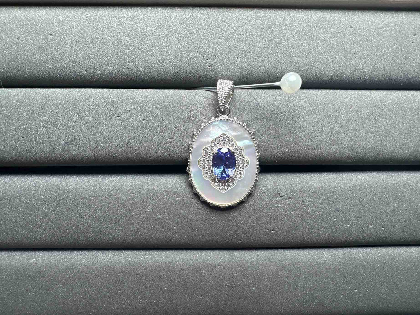 A13518 Tanzanite Pendant