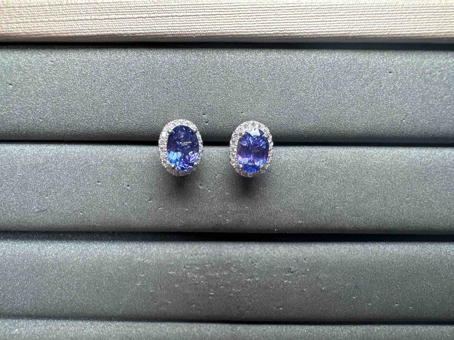 A13526 Tanzanite Earrings