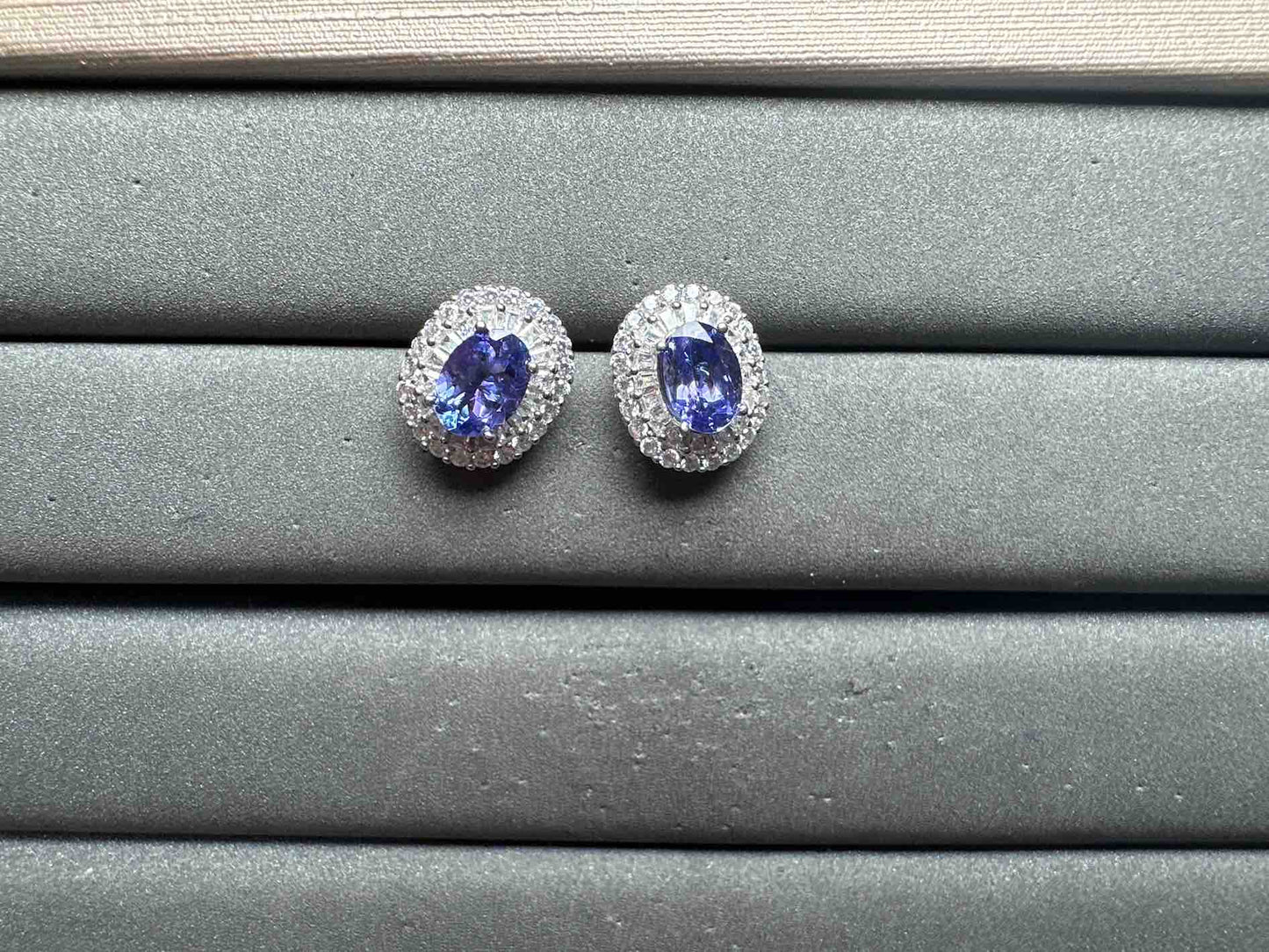 A13530 Tanzanite Earrings