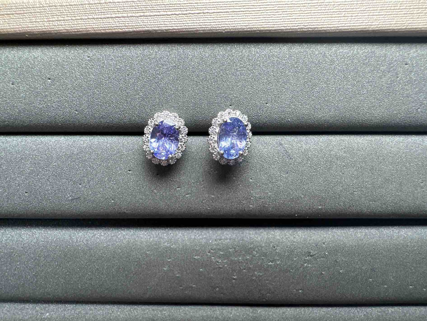 A13537 Tanzanite Earrings