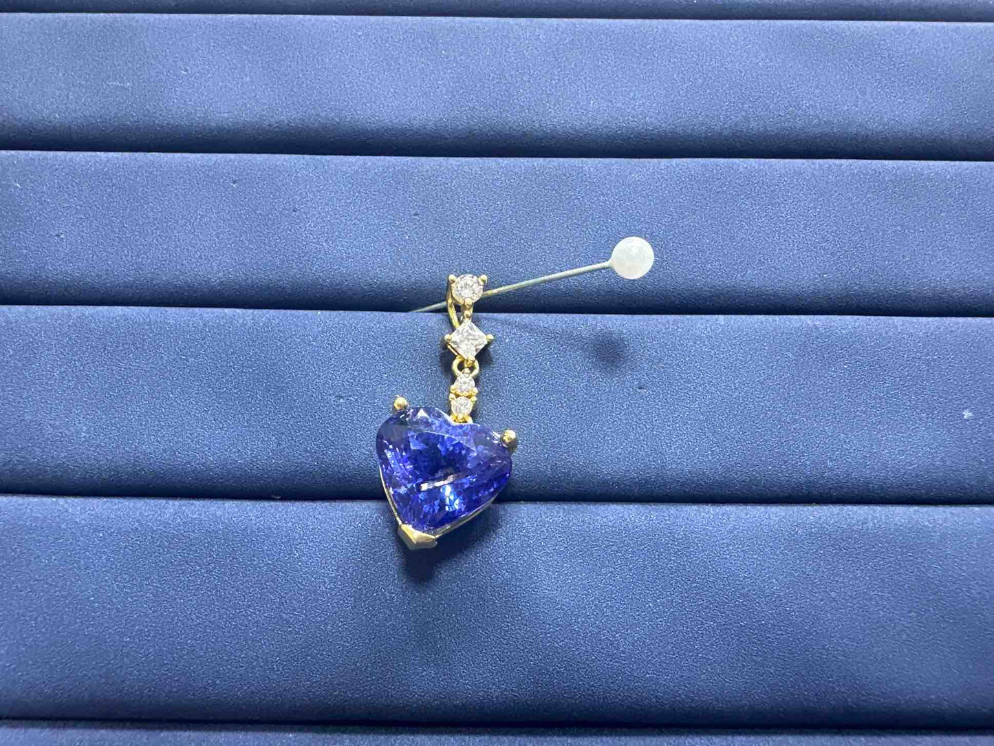 A13576 Tanzanite Pendant