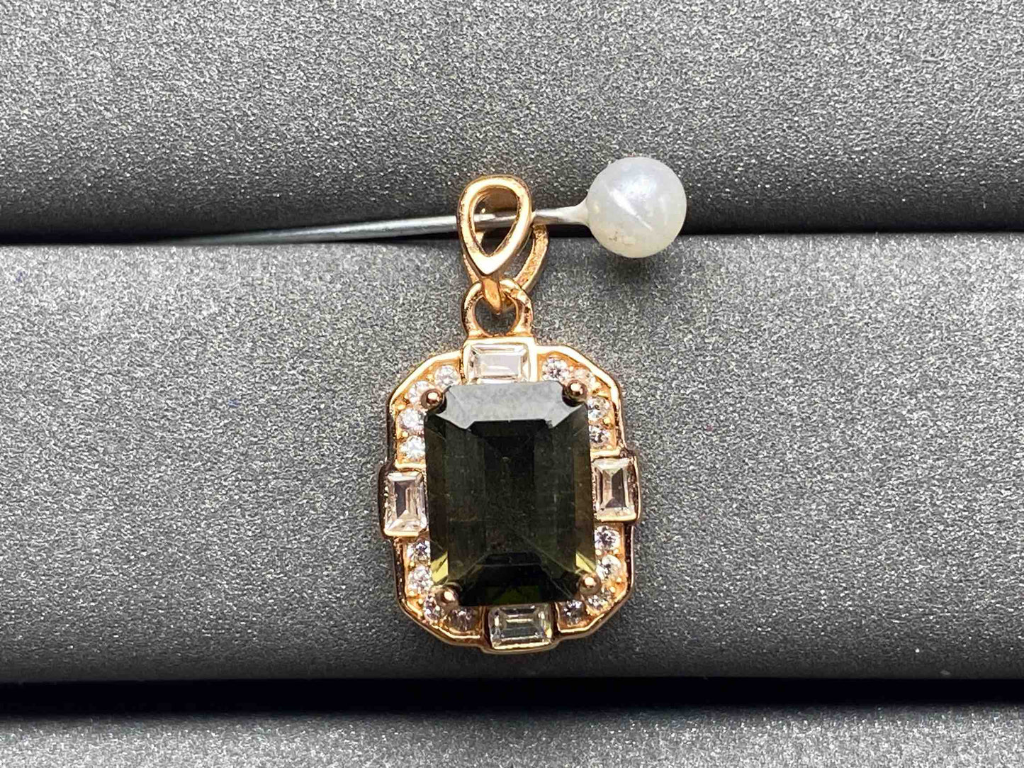 A1371 Tourmaline Pendant