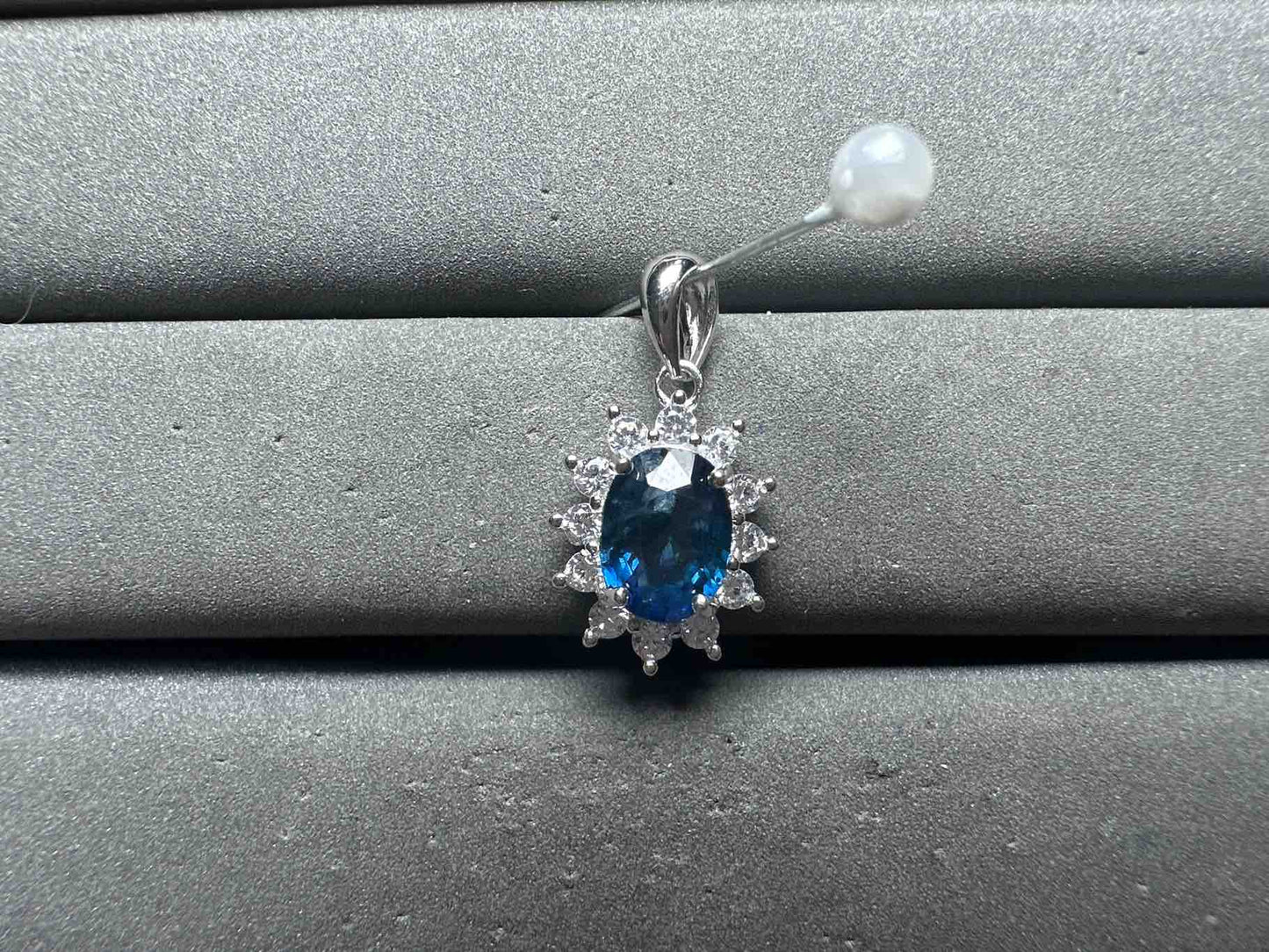 A14151 Sapphire Pendant