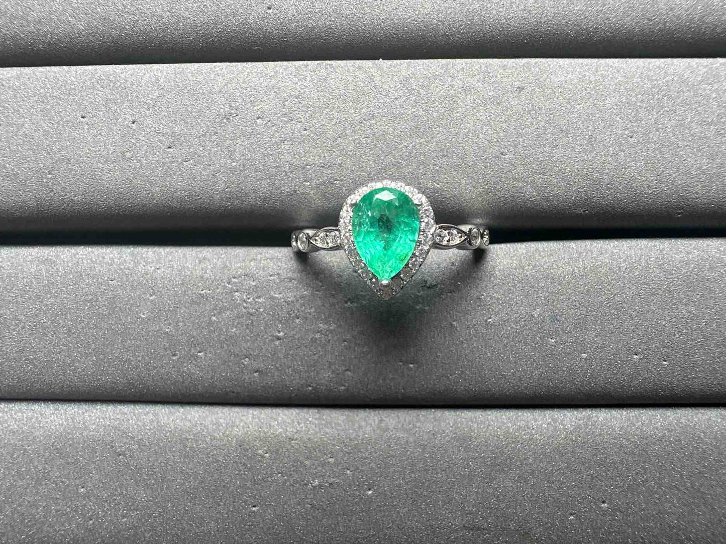 A14175 Emerald Ring
