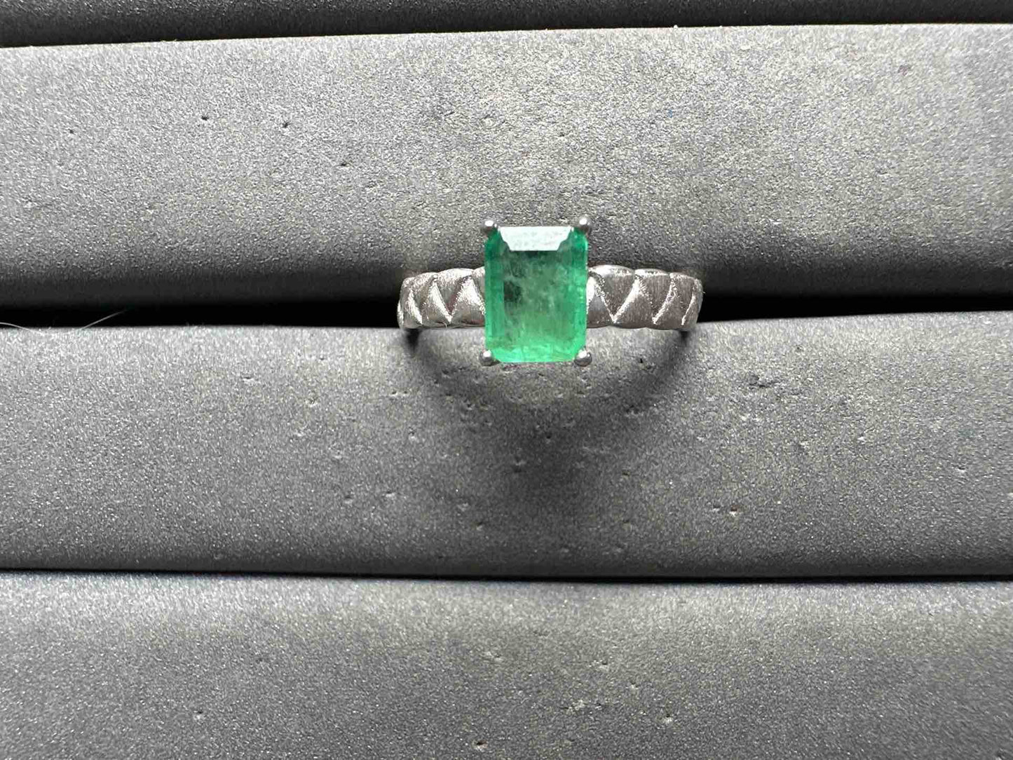 A14214 Emerald Ring