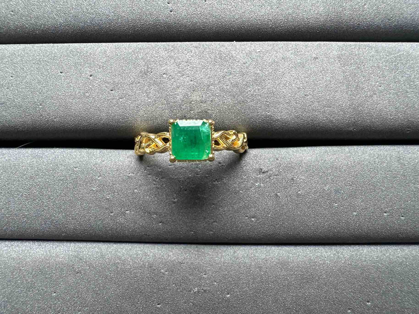 A14216 Emerald Ring