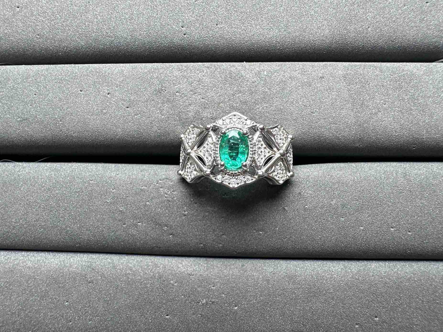 A14220 Emerald Ring
