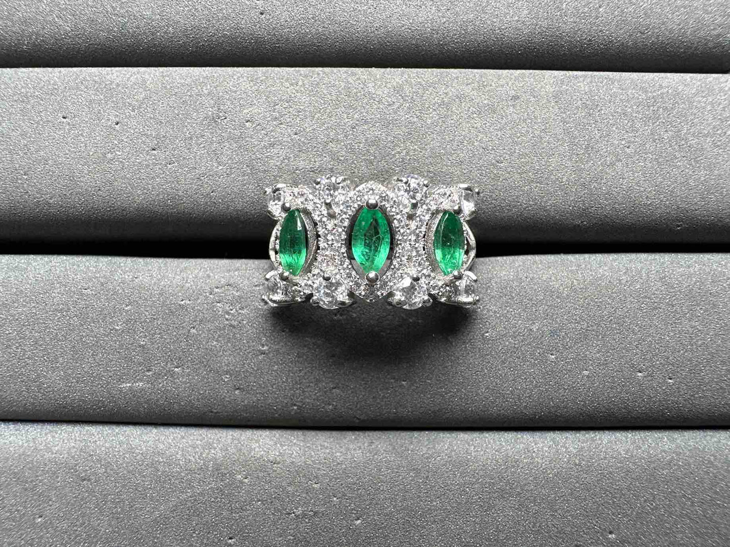 A14334 Emerald Ring