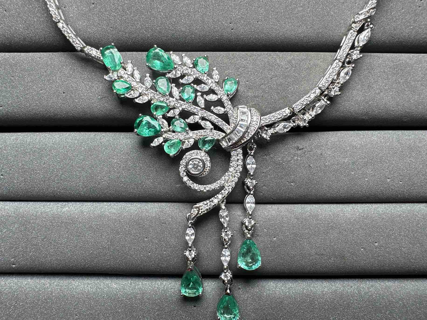A14341 Emerald Necklace
