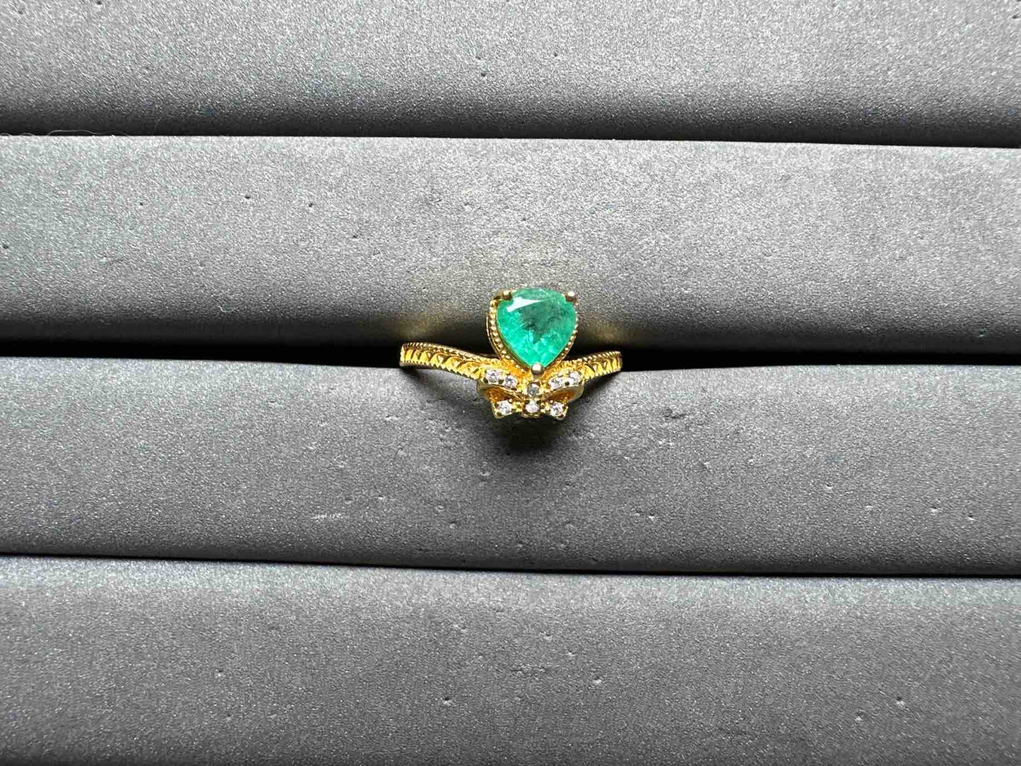 A14366 Emerald Ring