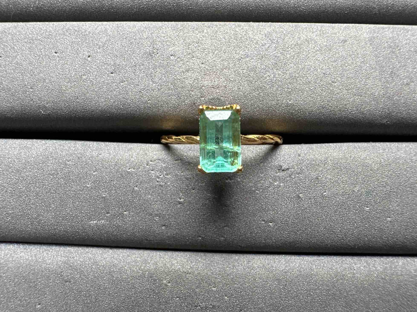 A14371 Emerald Ring