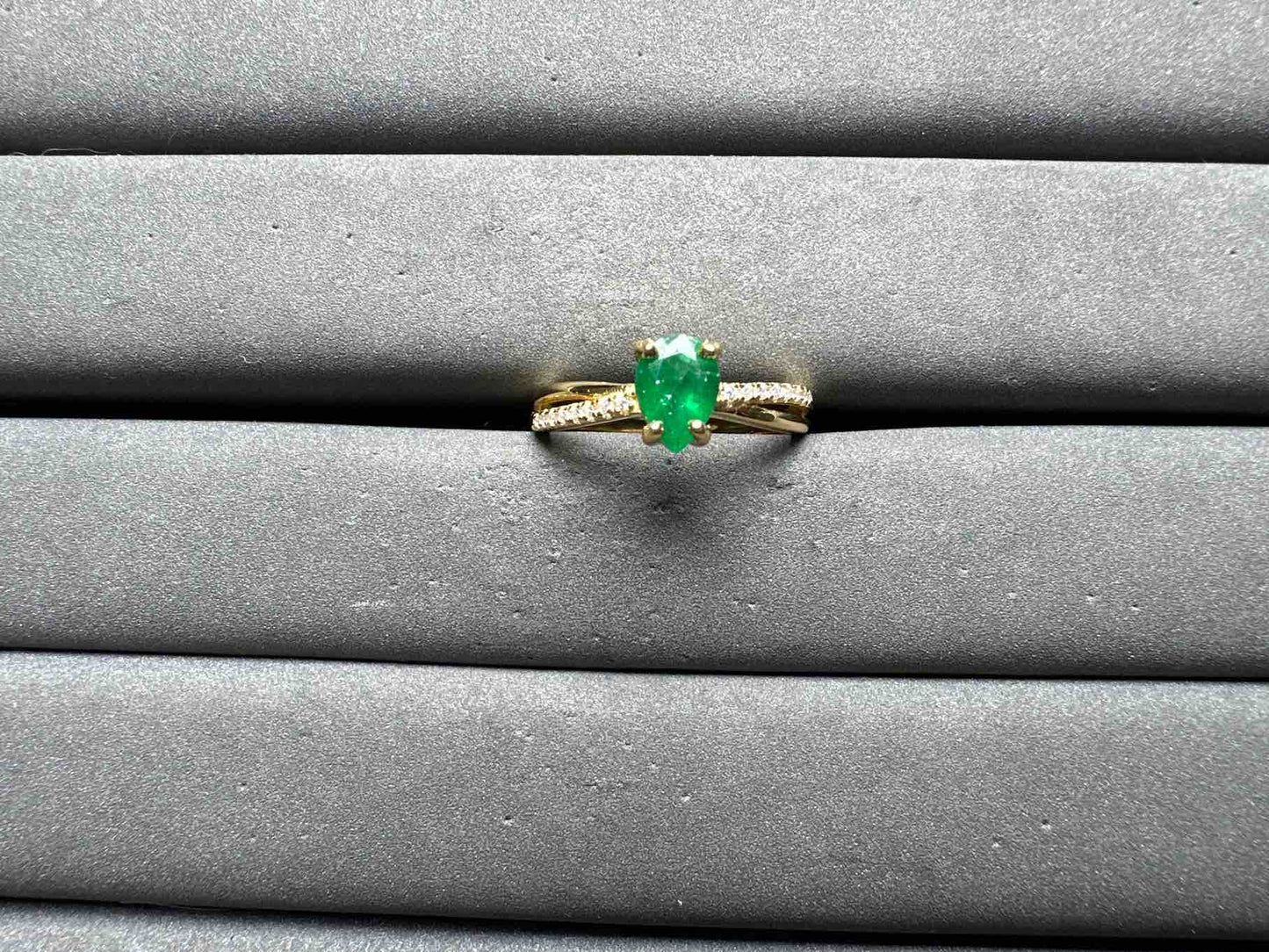 A14377 Emerald Ring