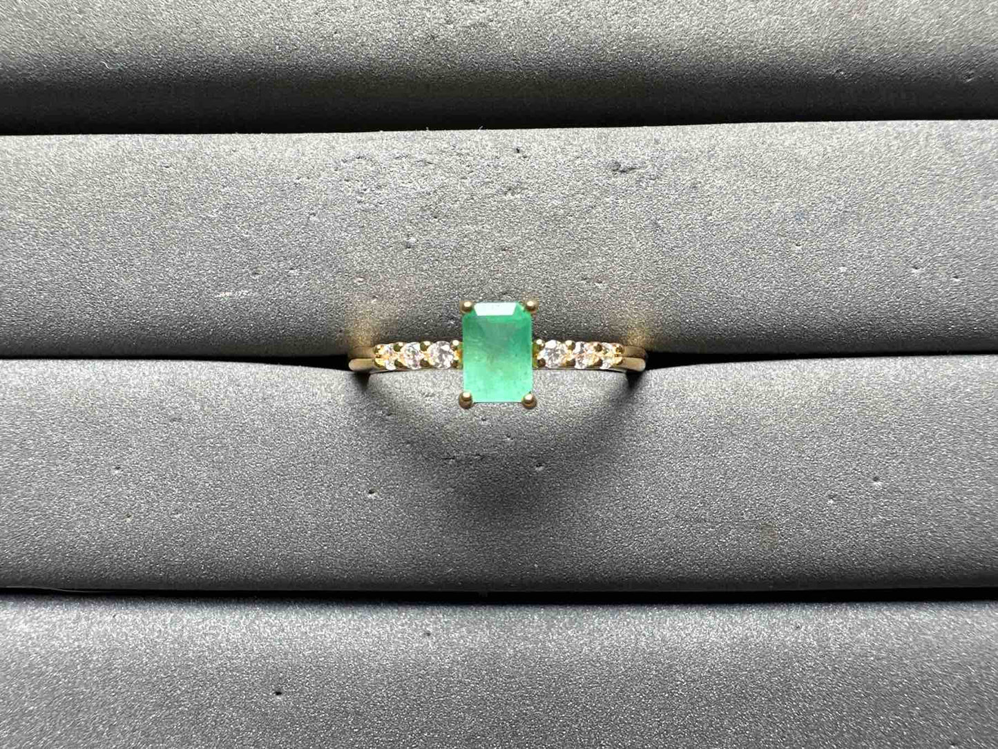 A14398 Emerald Ring