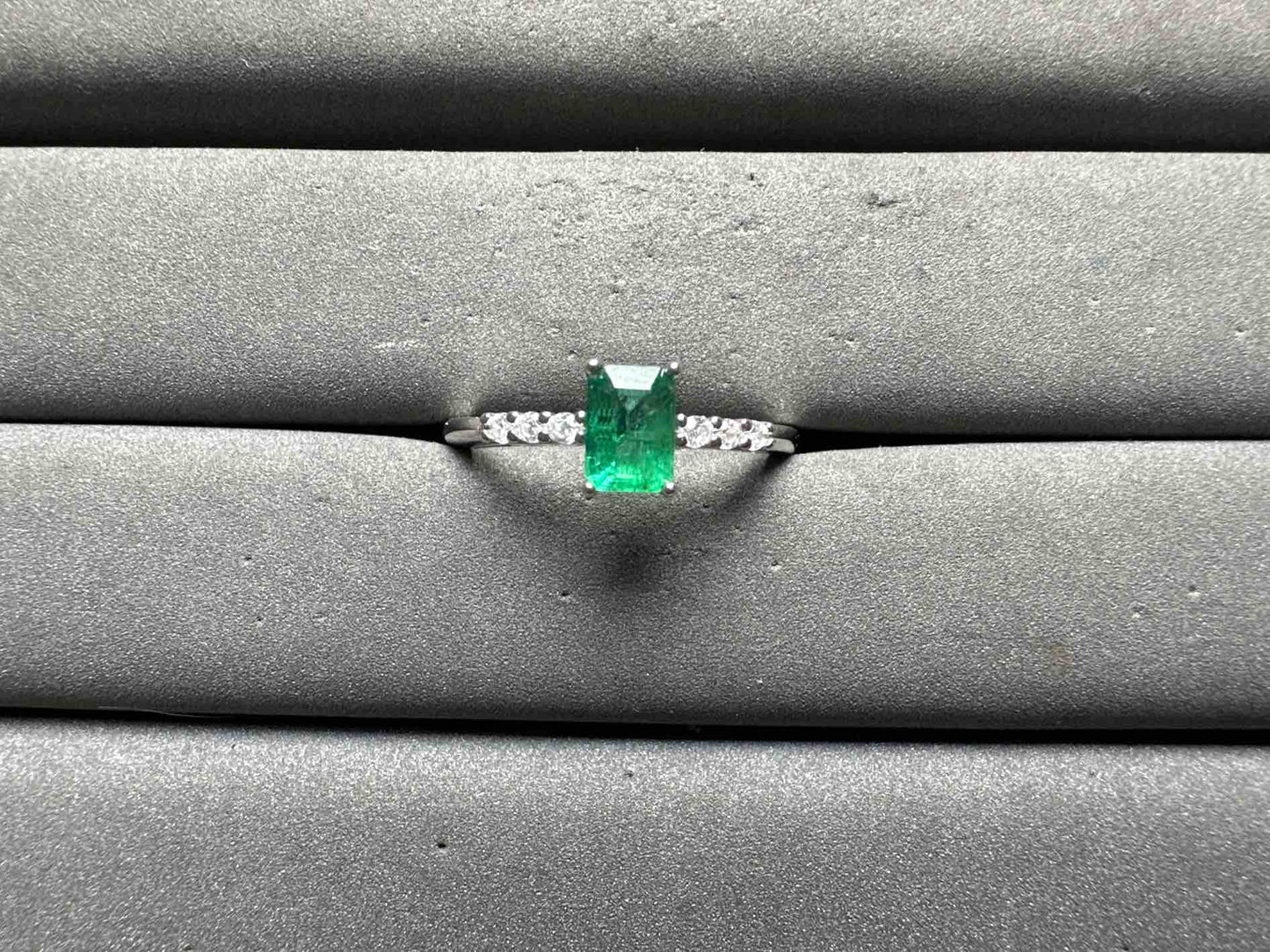 A14399 Emerald Ring