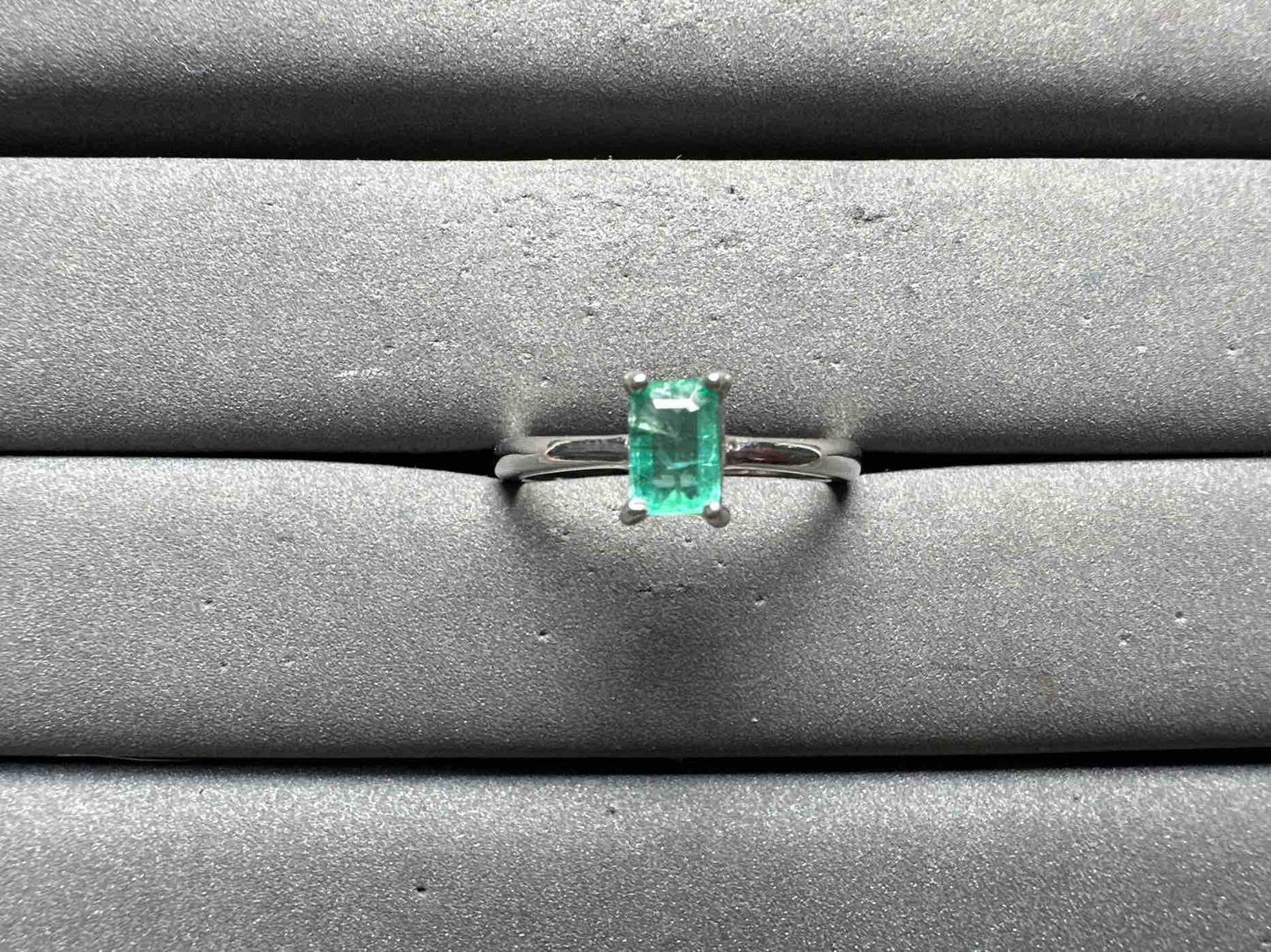 A14401 Emerald Ring