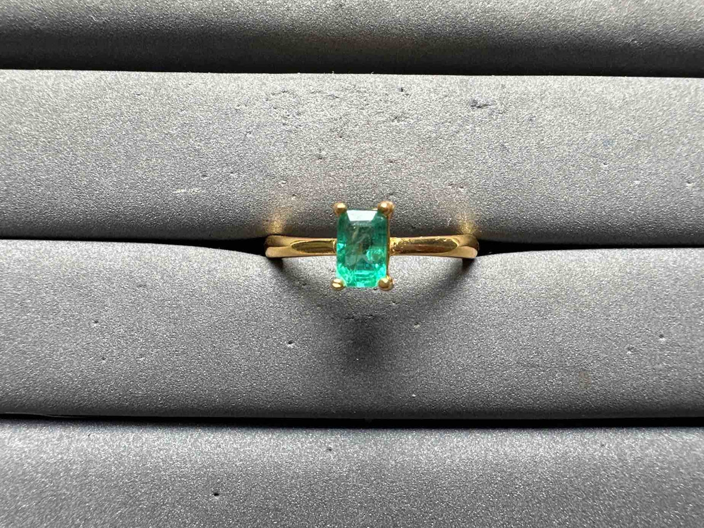 A14402 Emerald Ring