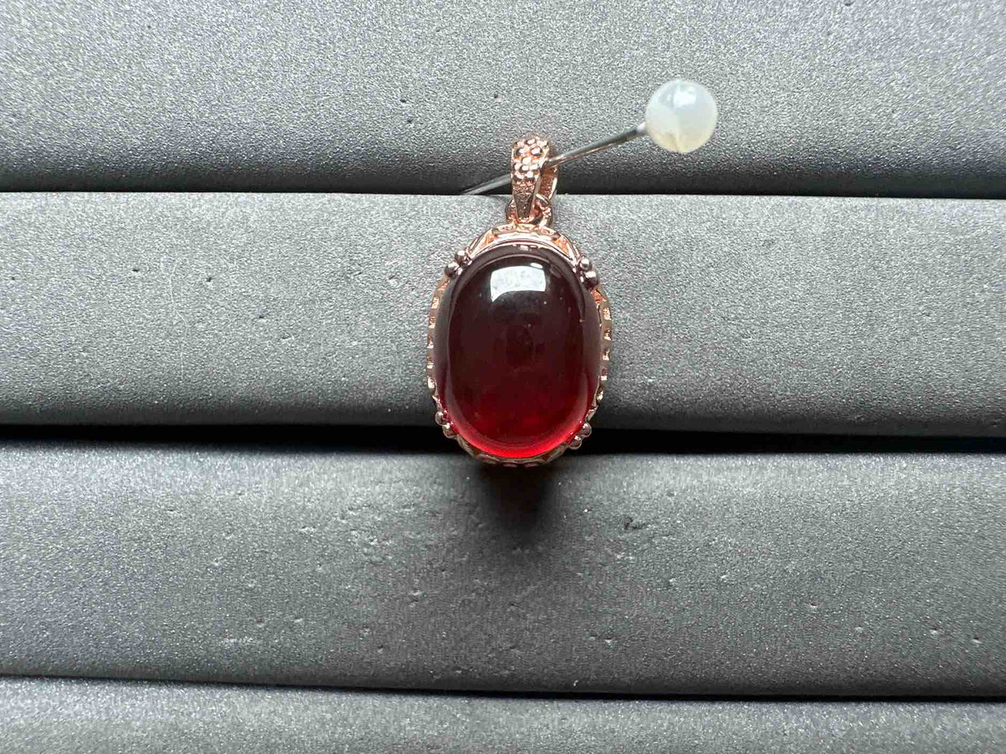 A14532 Garnet Pendant