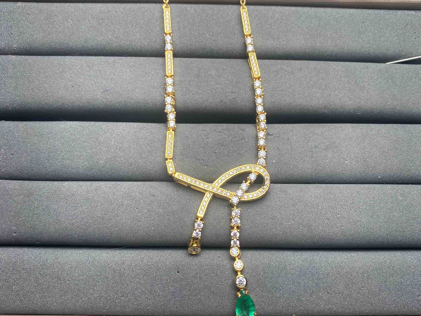 A14628 Emerald Necklace