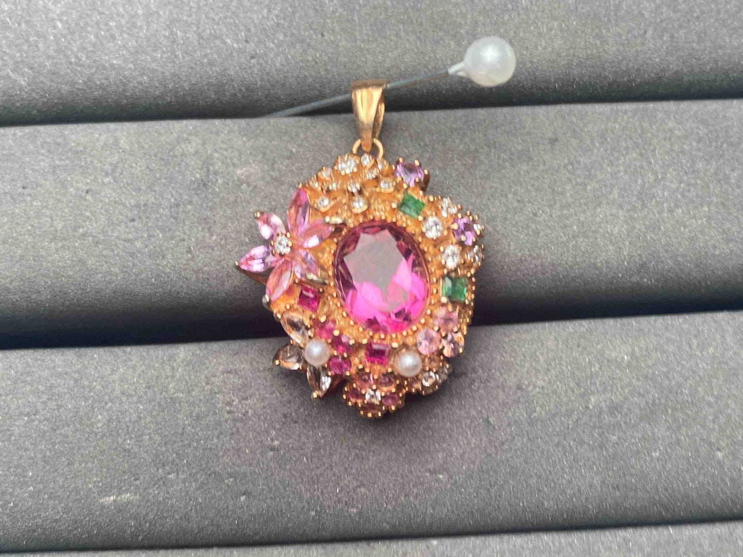 A14660 Topaz Pendant